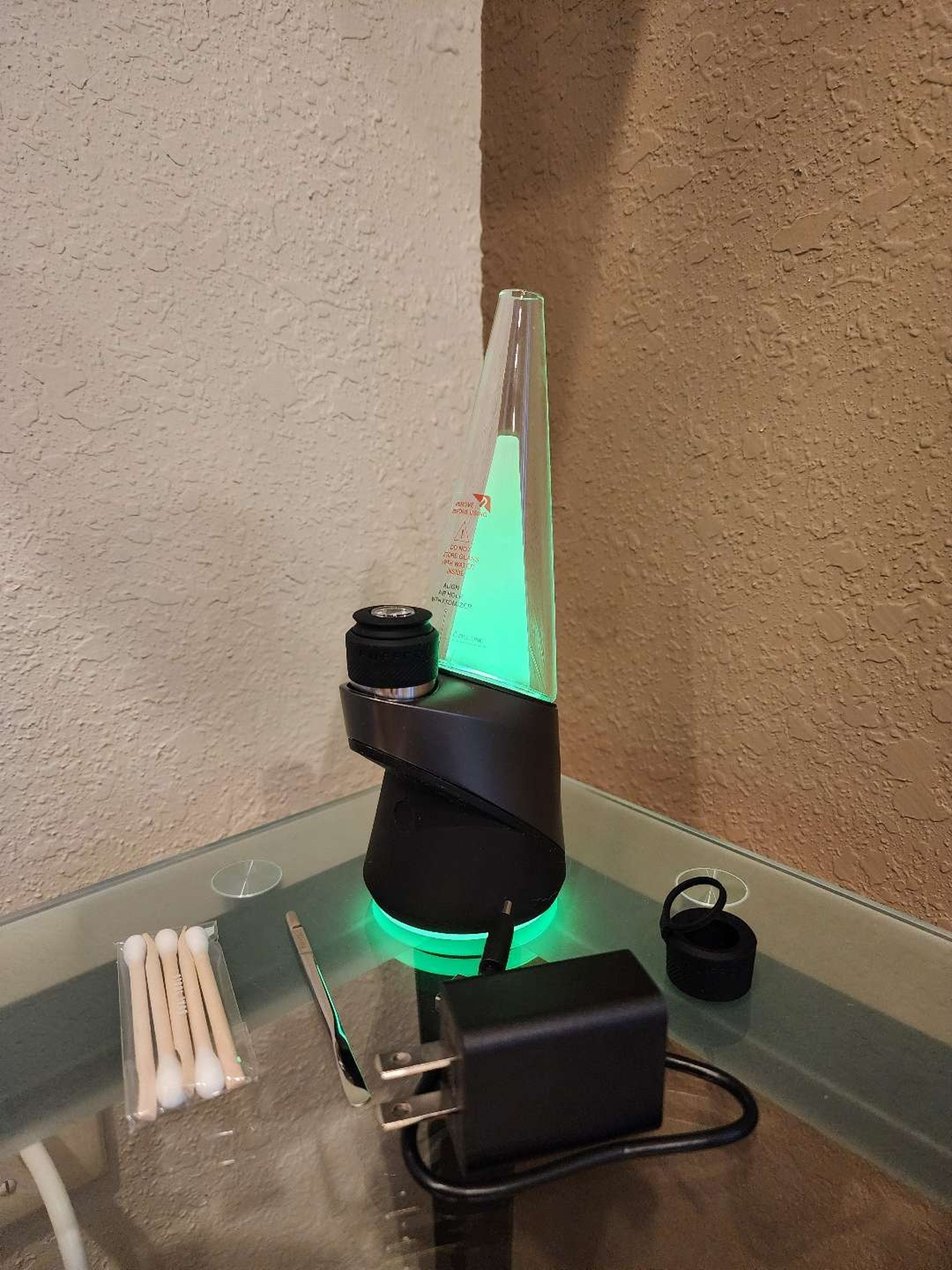 Preview pic of Refurbished Puffco Peak Pro base + all new accessories (pro bundle #5)