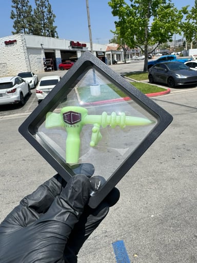 Preview pic of Ic Glass Raygun slime green 14mm bowl