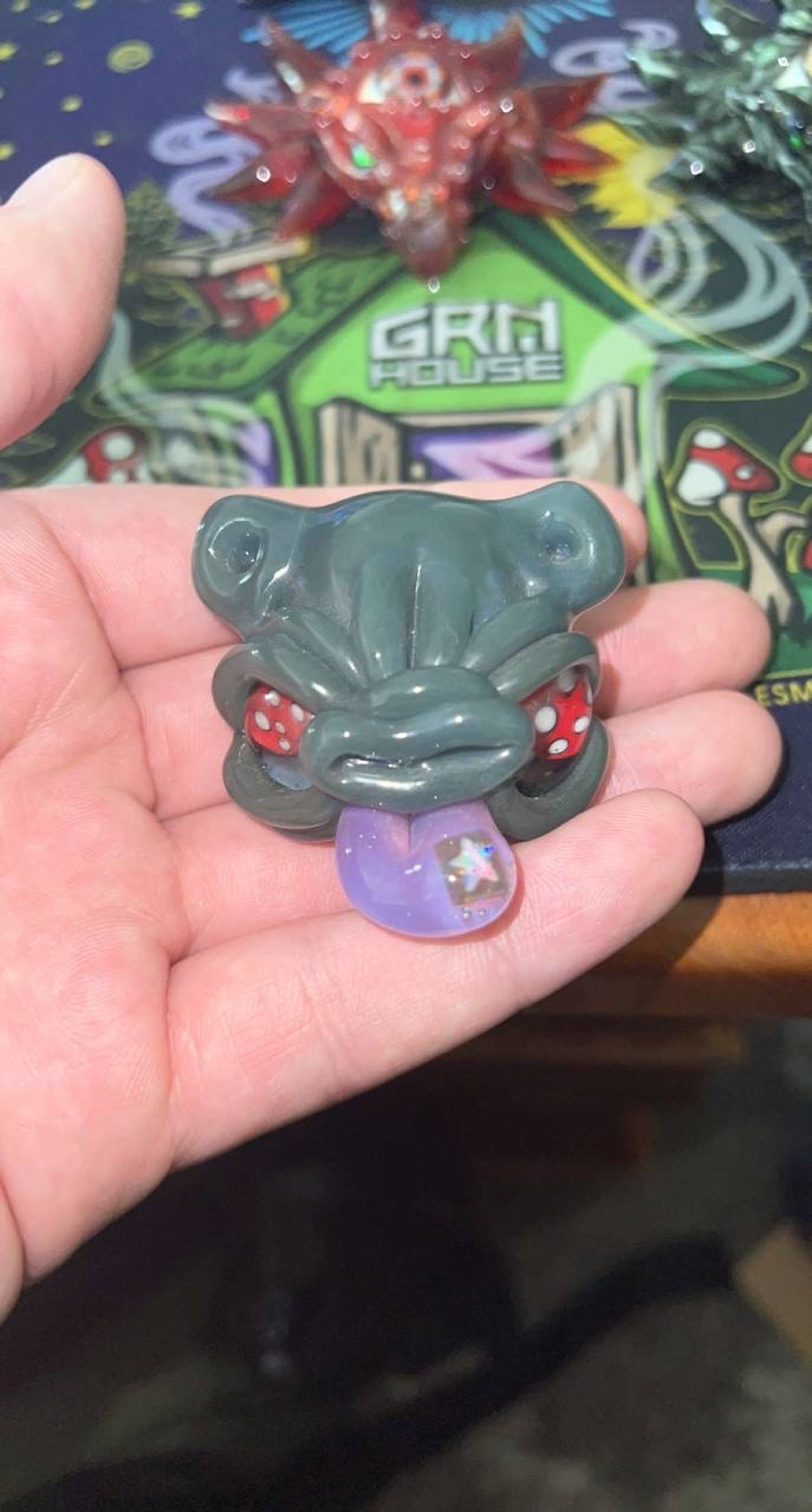 Preview pic of Casto mushroom eye pendant