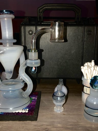 Preview pic of Mcsquaredglass gluestick recycler setup