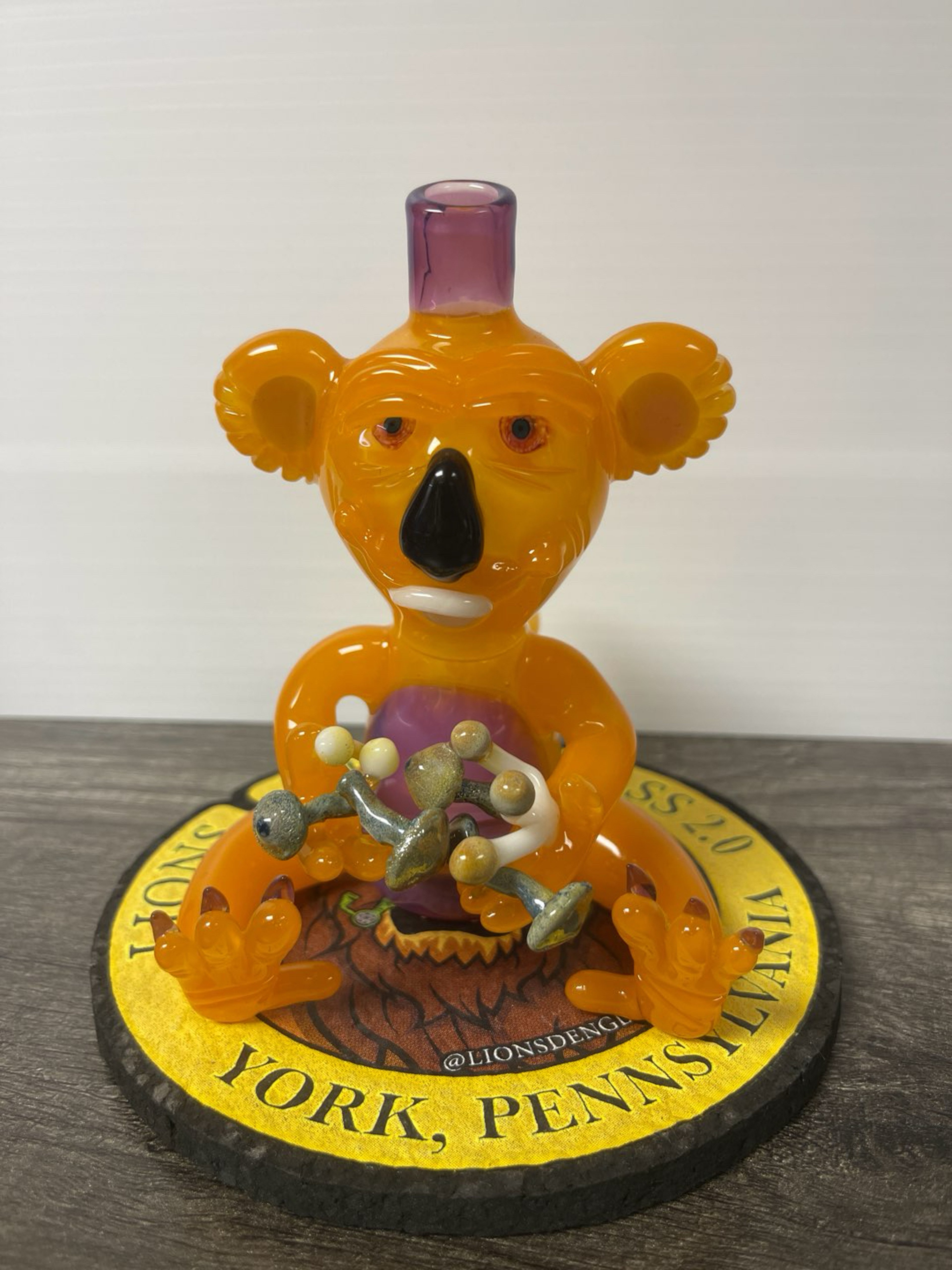 Preview pic of Aaron U Glass Sitting Koala