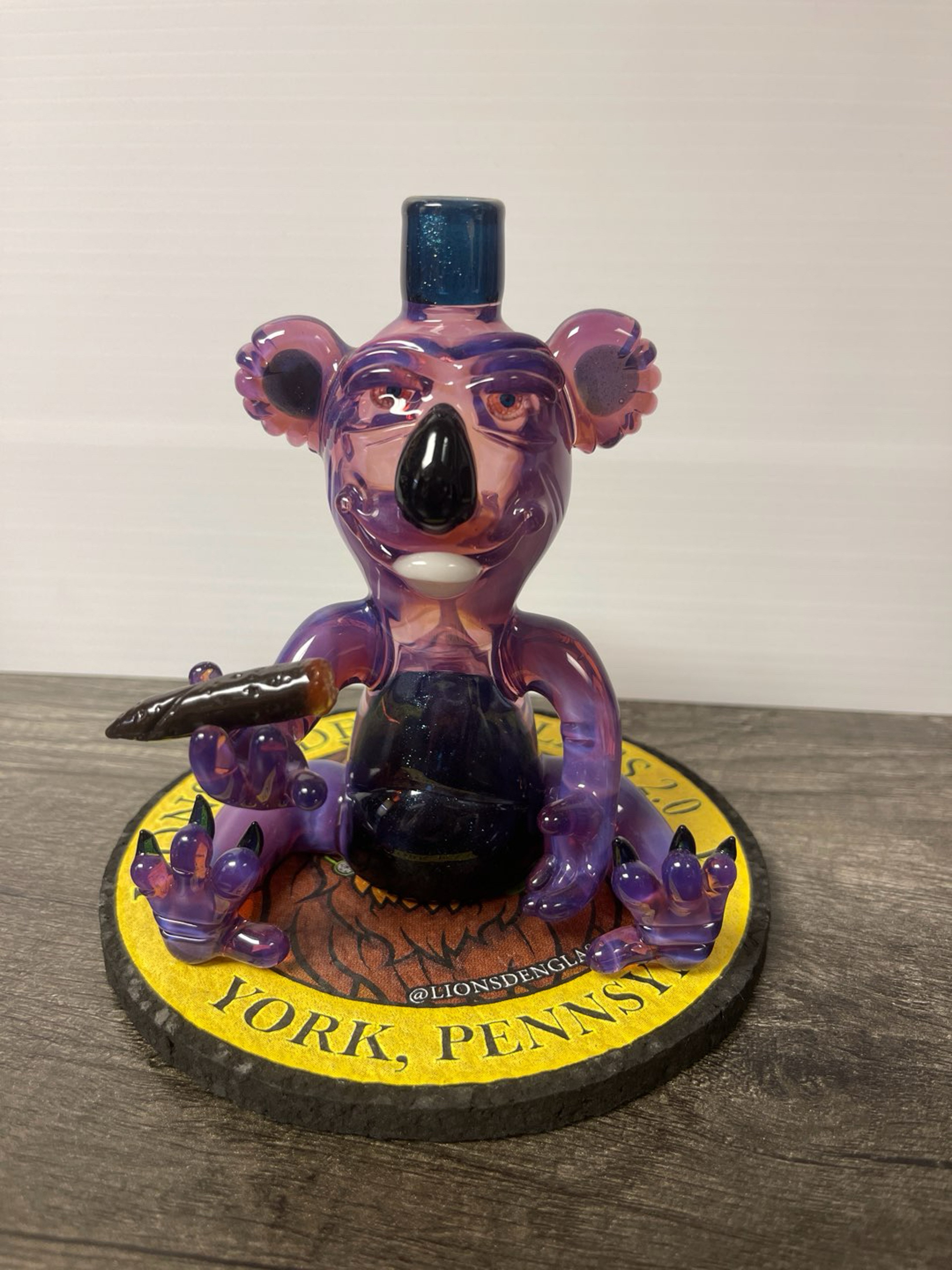 Preview pic of Aaron U Glass Sitting Koala