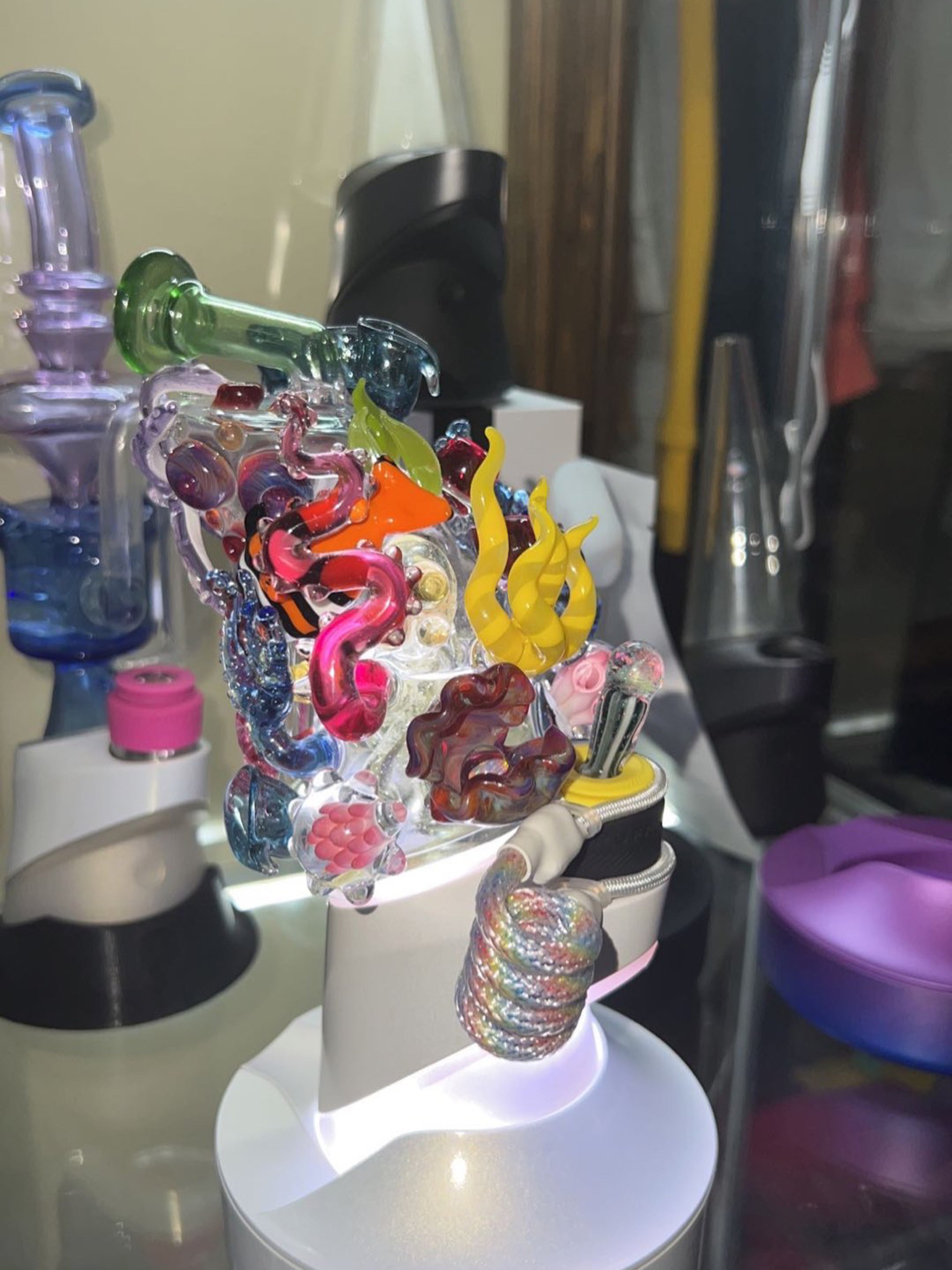 Preview pic of Knucklesglass Coral reef reycyler puffco top