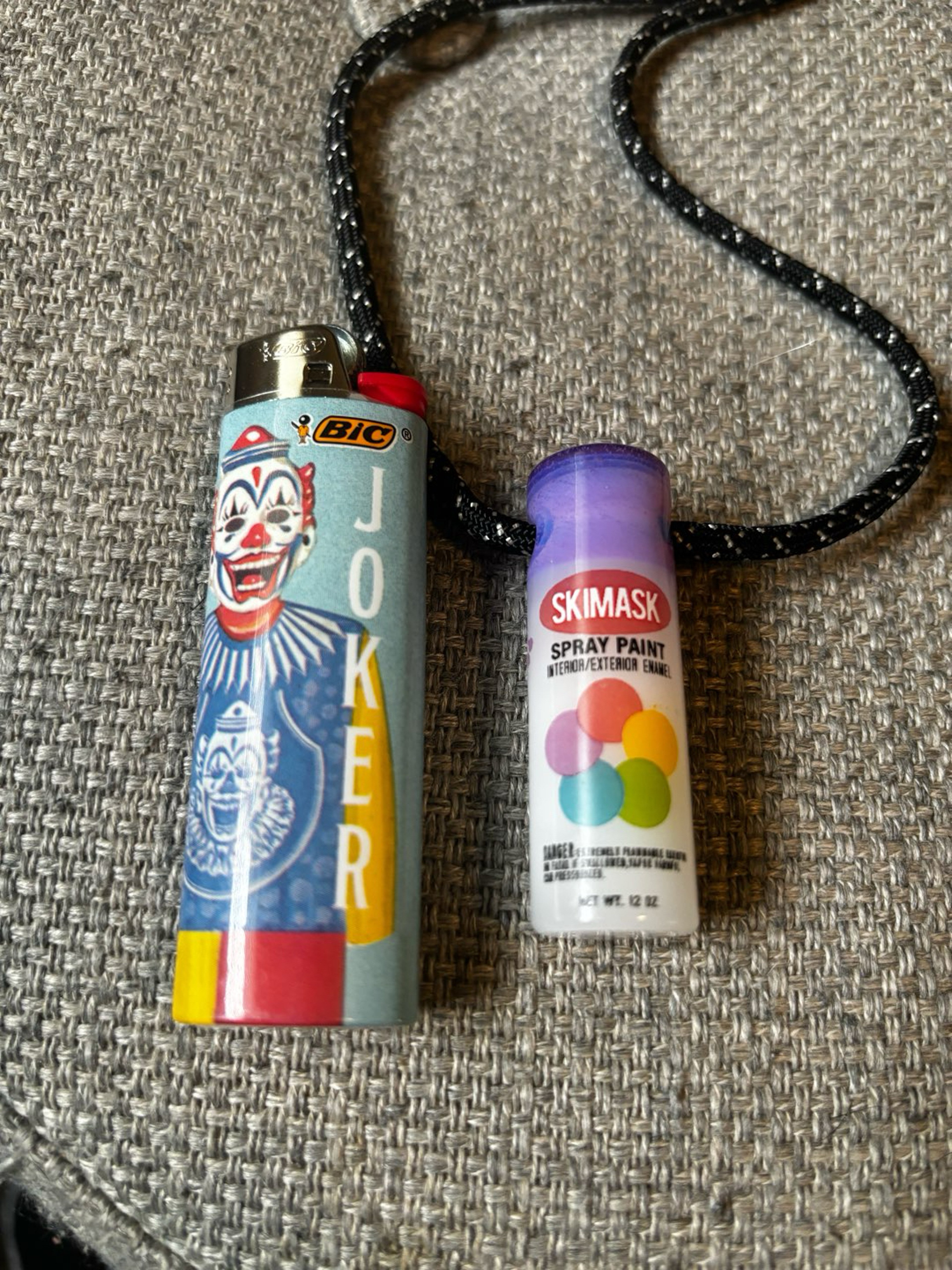 Preview pic of Ski Mask spray can