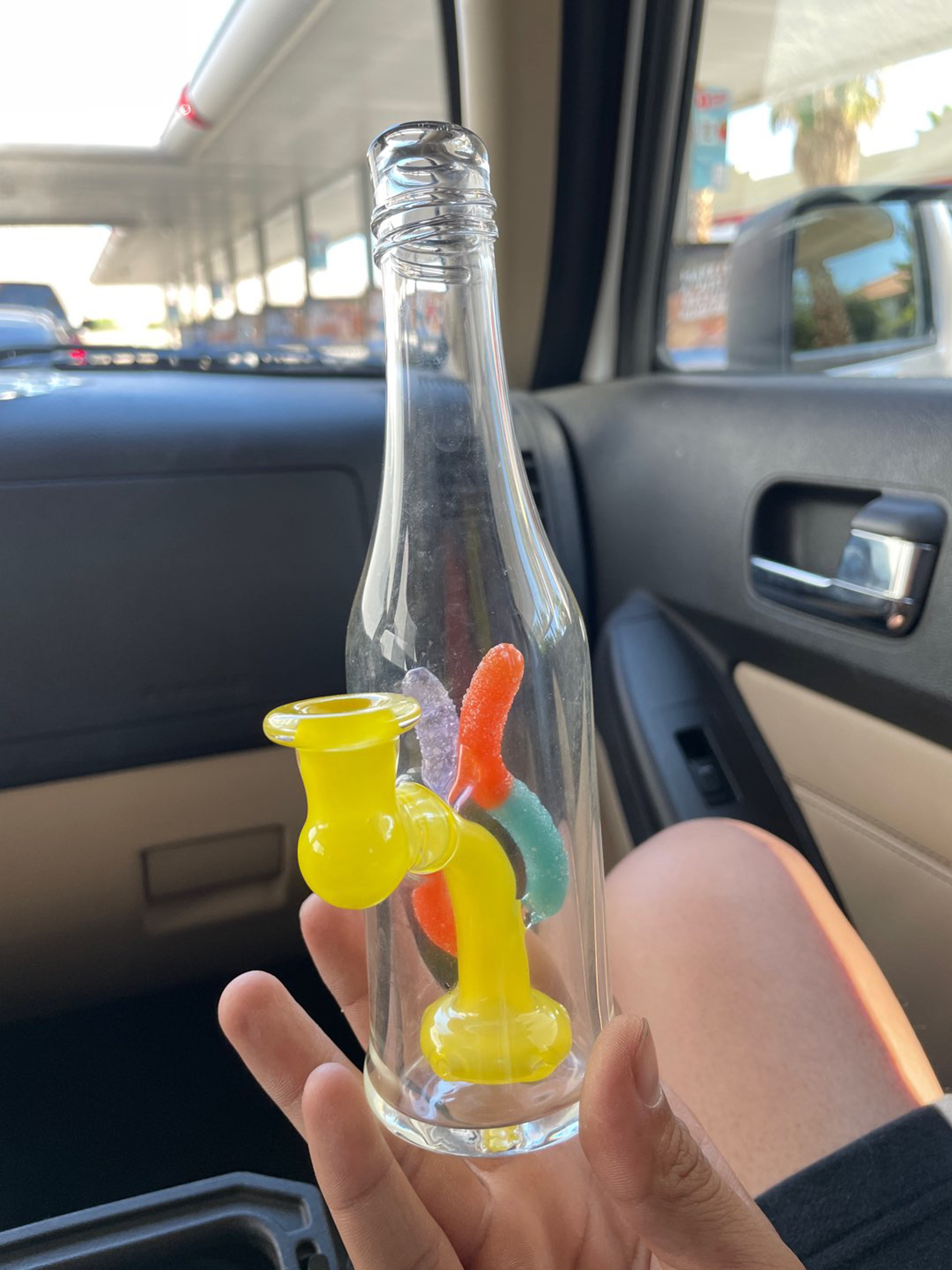 Preview pic of Emperial 1 sour worm bottle