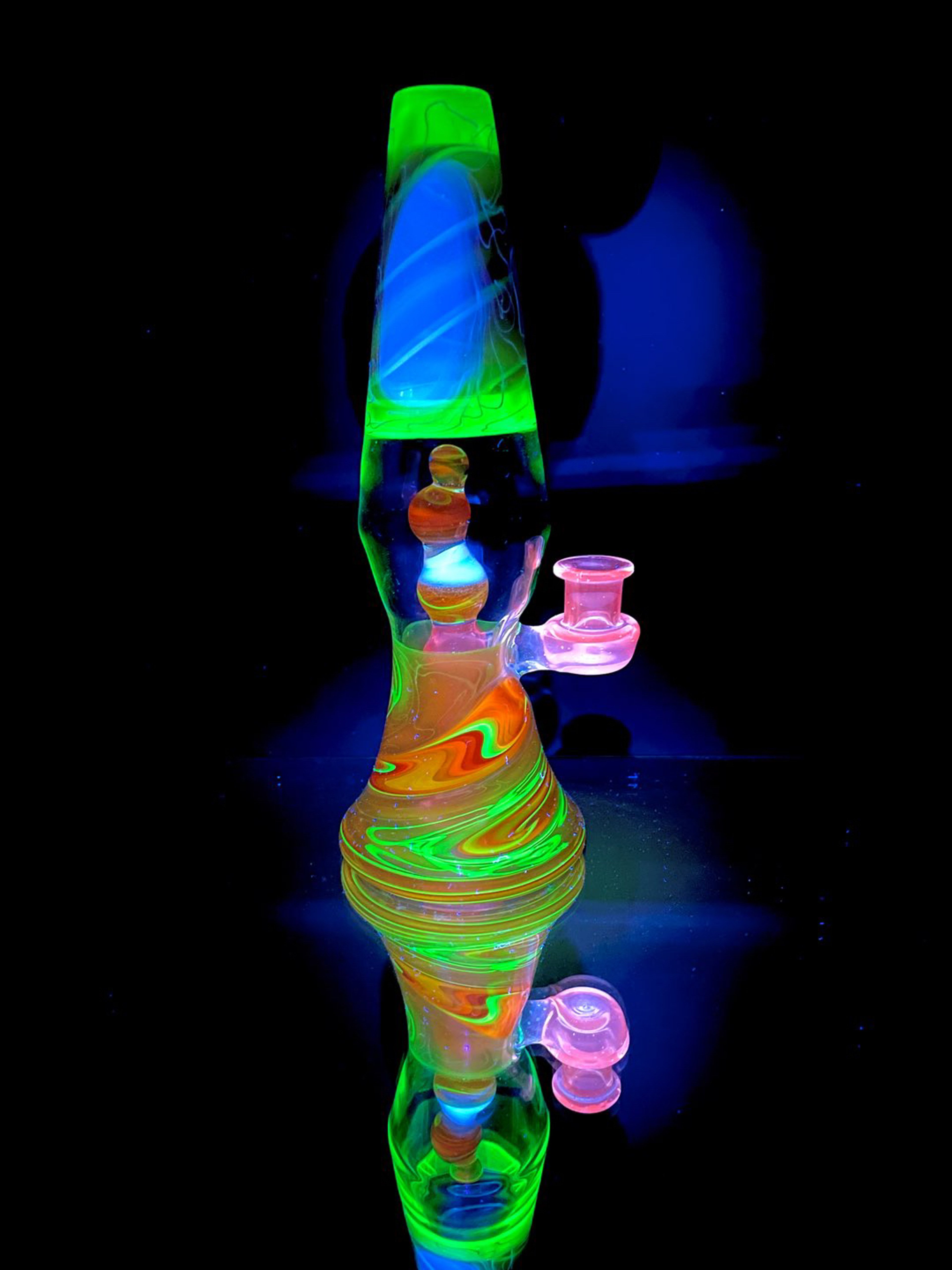 Preview pic of Guru glass lamp