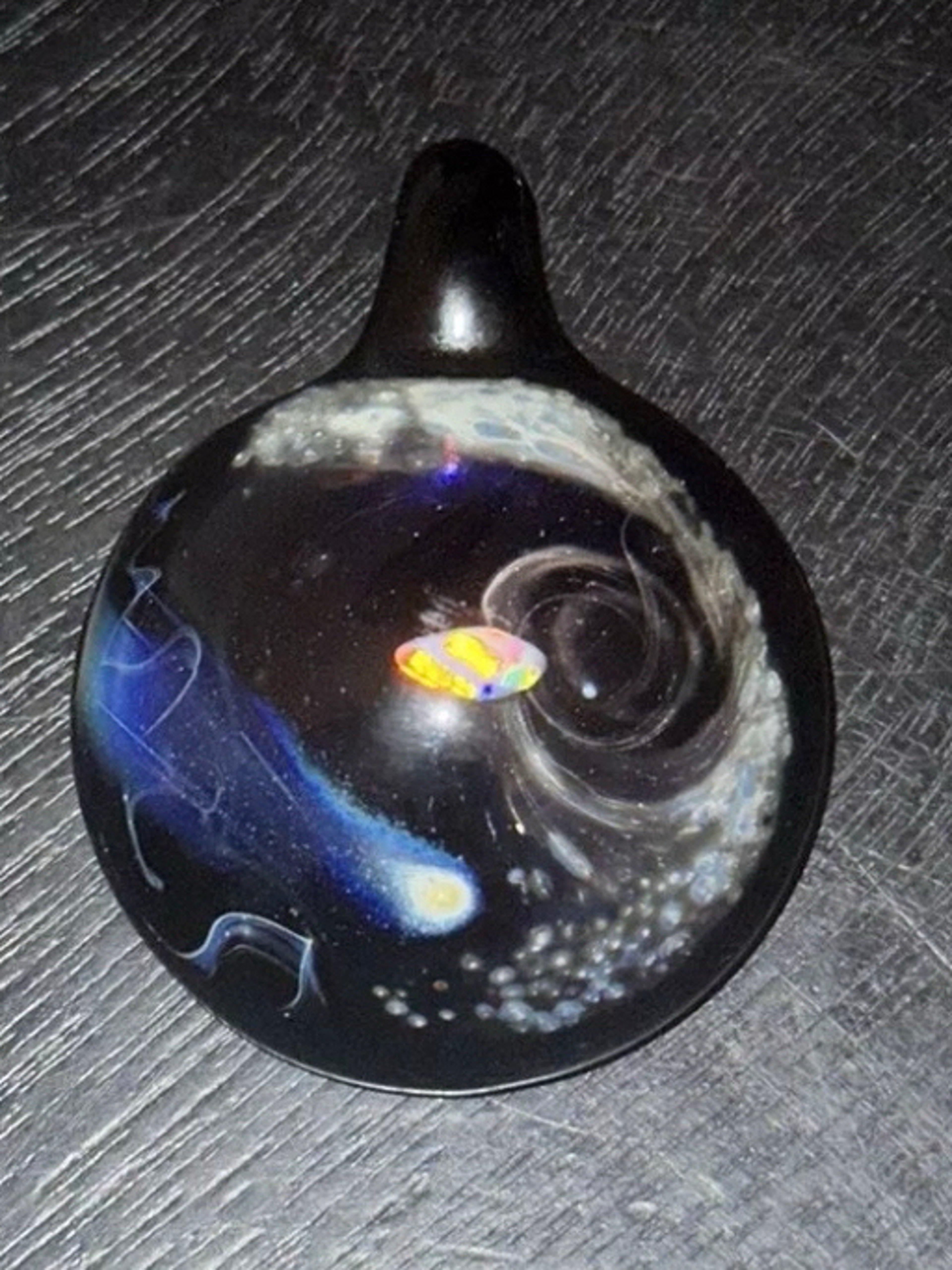 Preview pic of Boro glass pendant