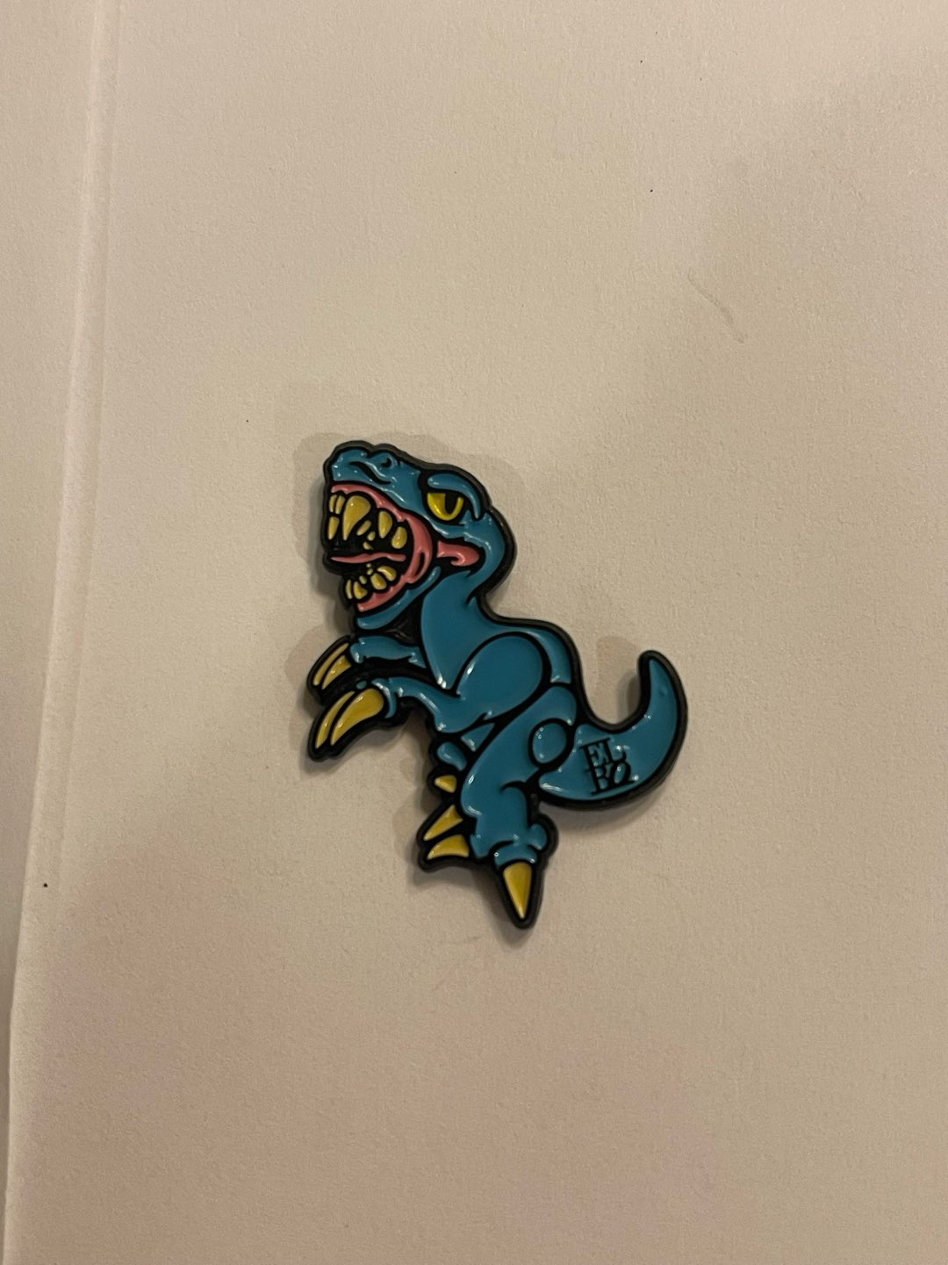 Preview pic of Elbo hat pin