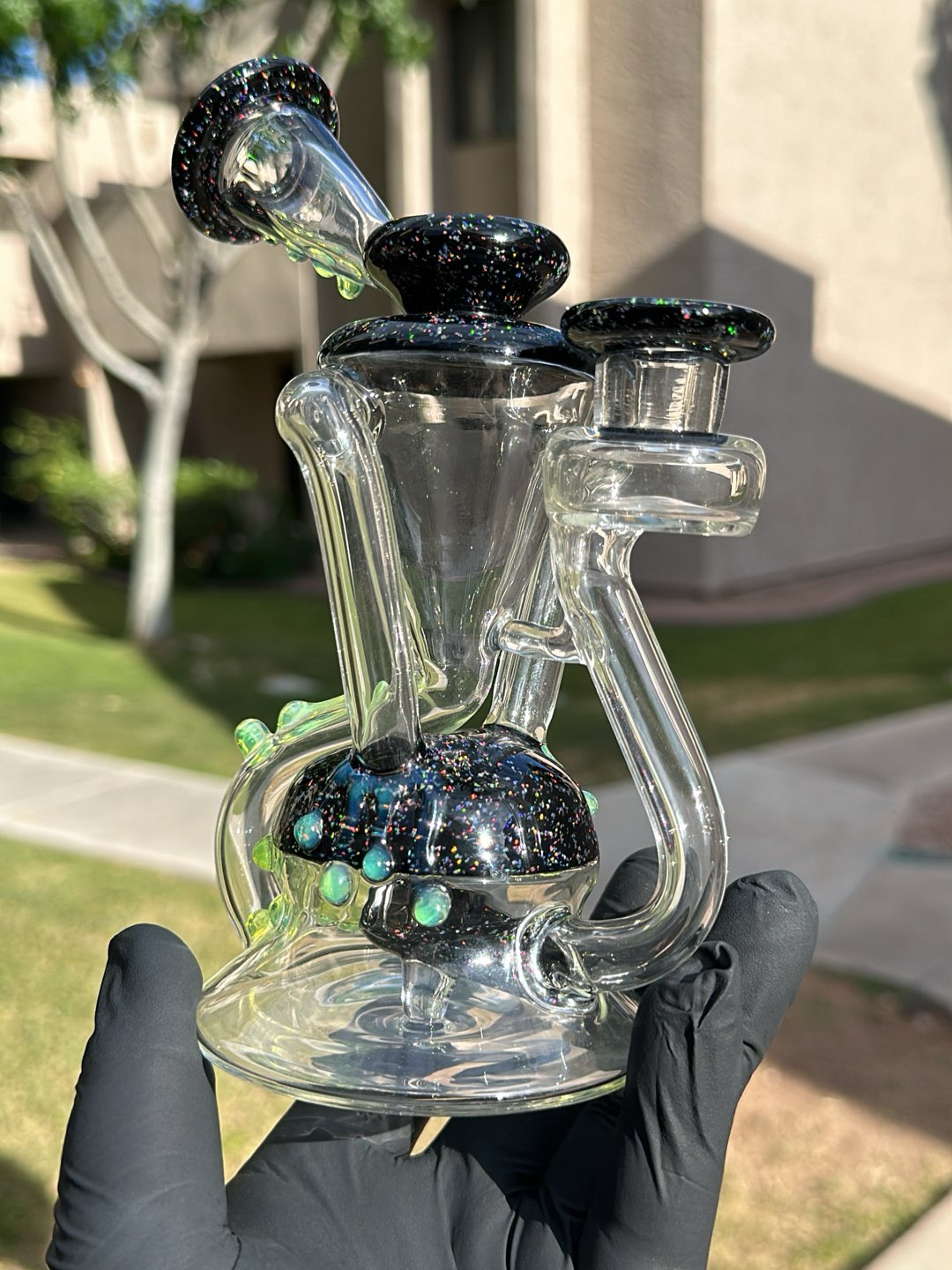 Preview pic of 1/1 sleeps glass recycler
