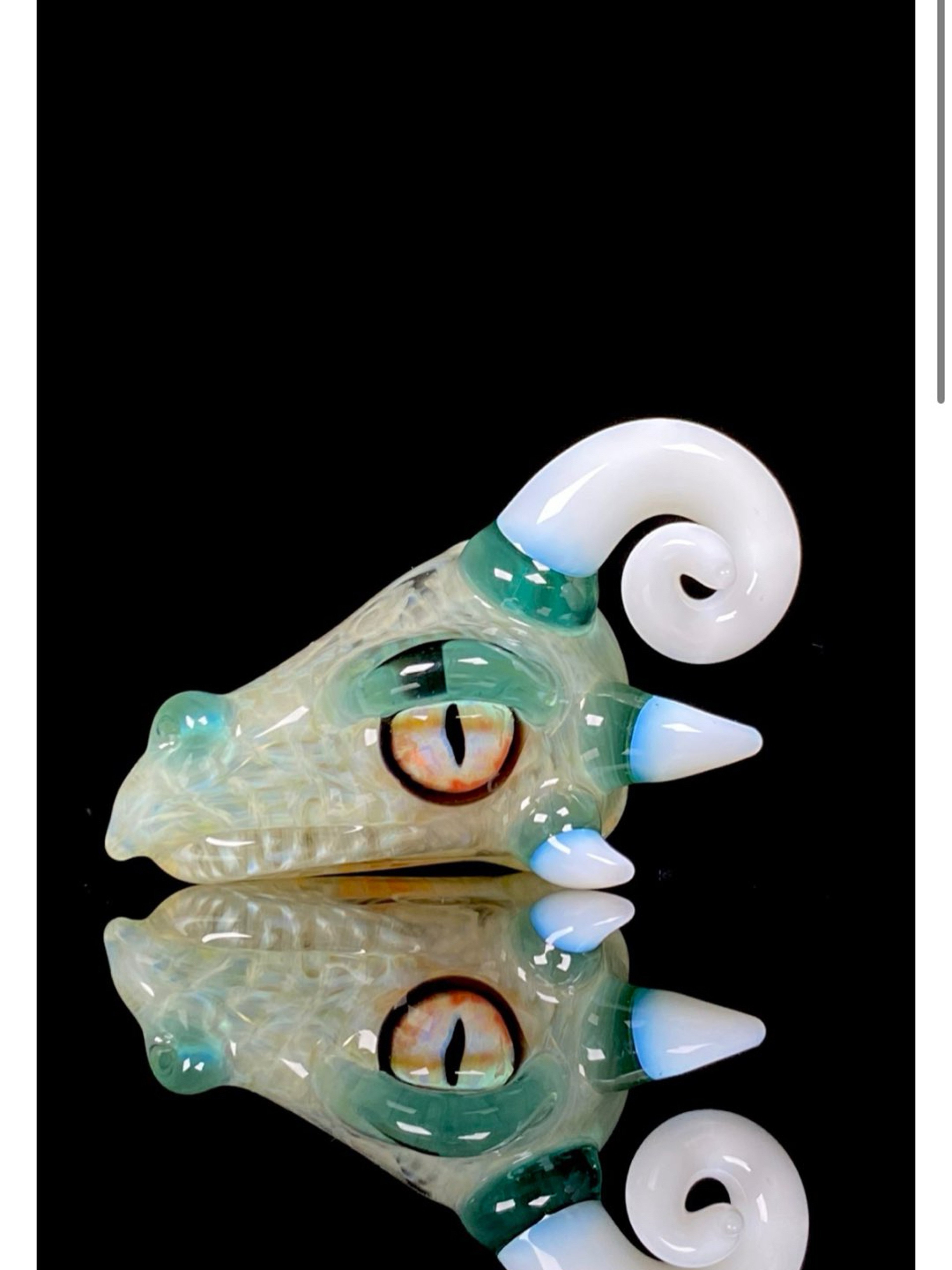 Preview pic of Dragon head colab pendant