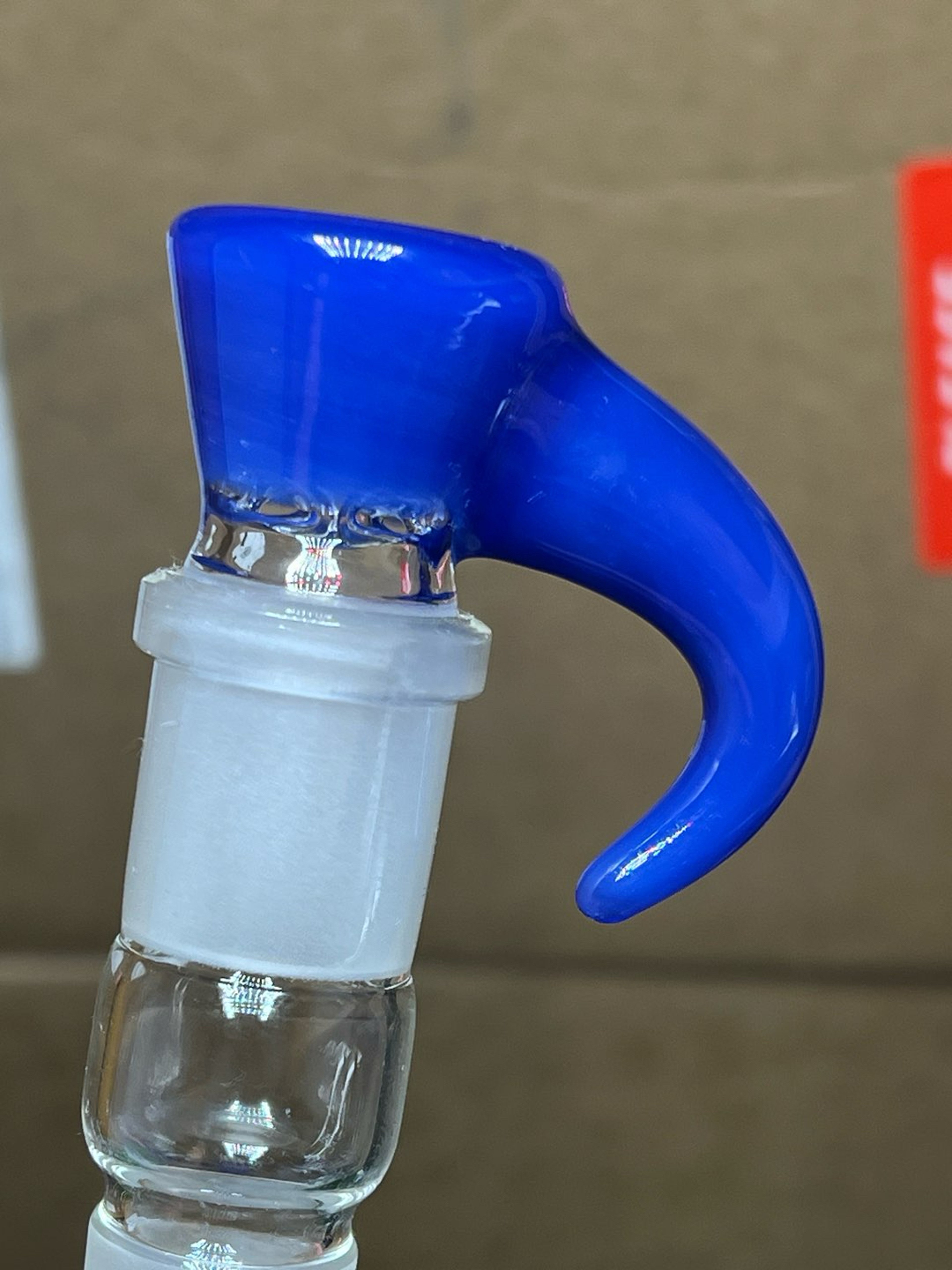 Preview pic of Mohawk Glass 18mm 4 hole Blue Cheese