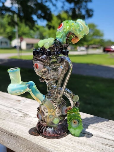 Preview pic of Piratt Glass Recycler for sale ! (UV) (Pendant and Pelican case included)