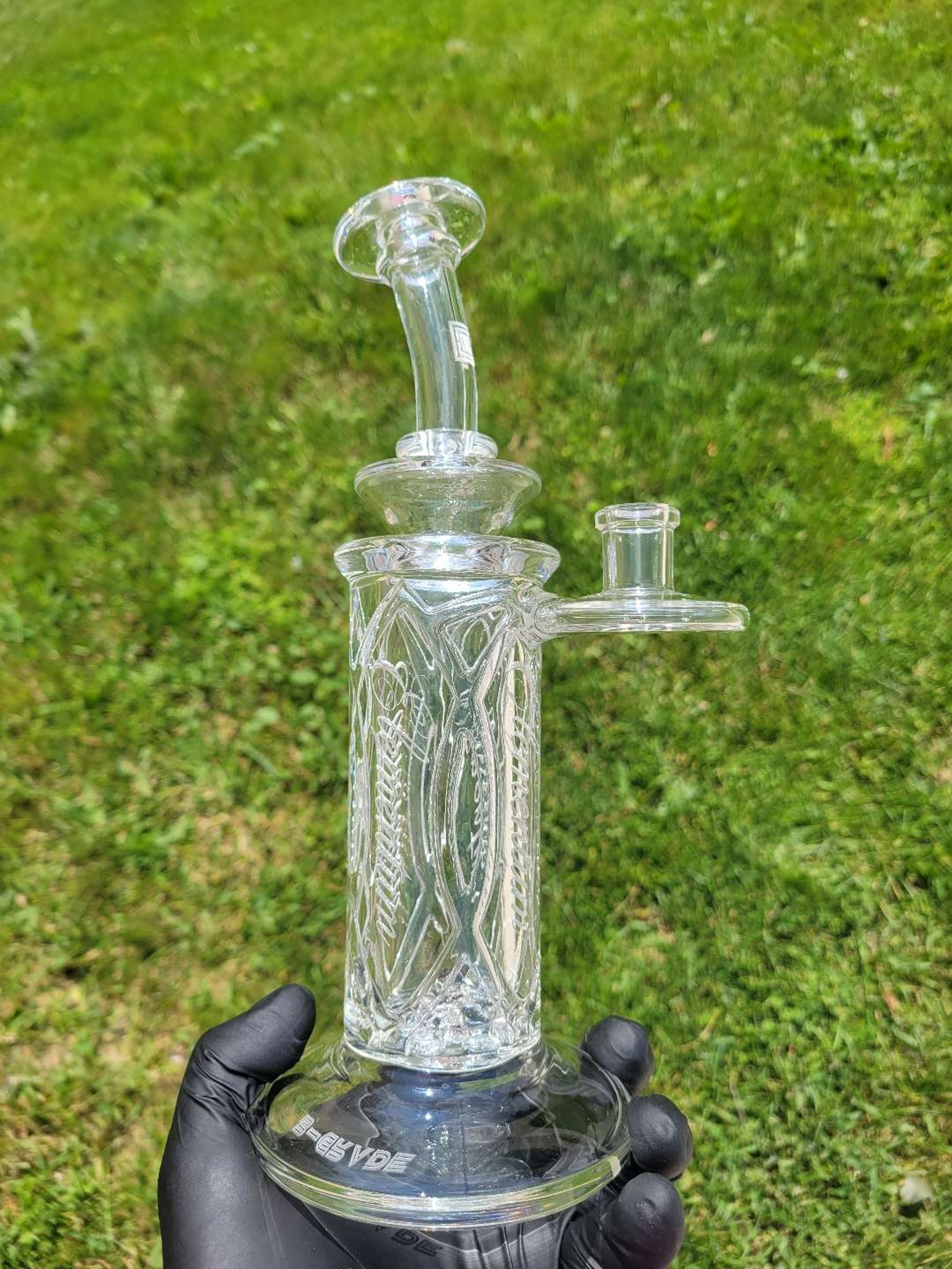 Preview pic of AVANTGARDE GLASS B-GRADE ELEMENTUM