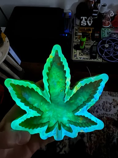 Preview pic of Glow In Dark handmade ashtray