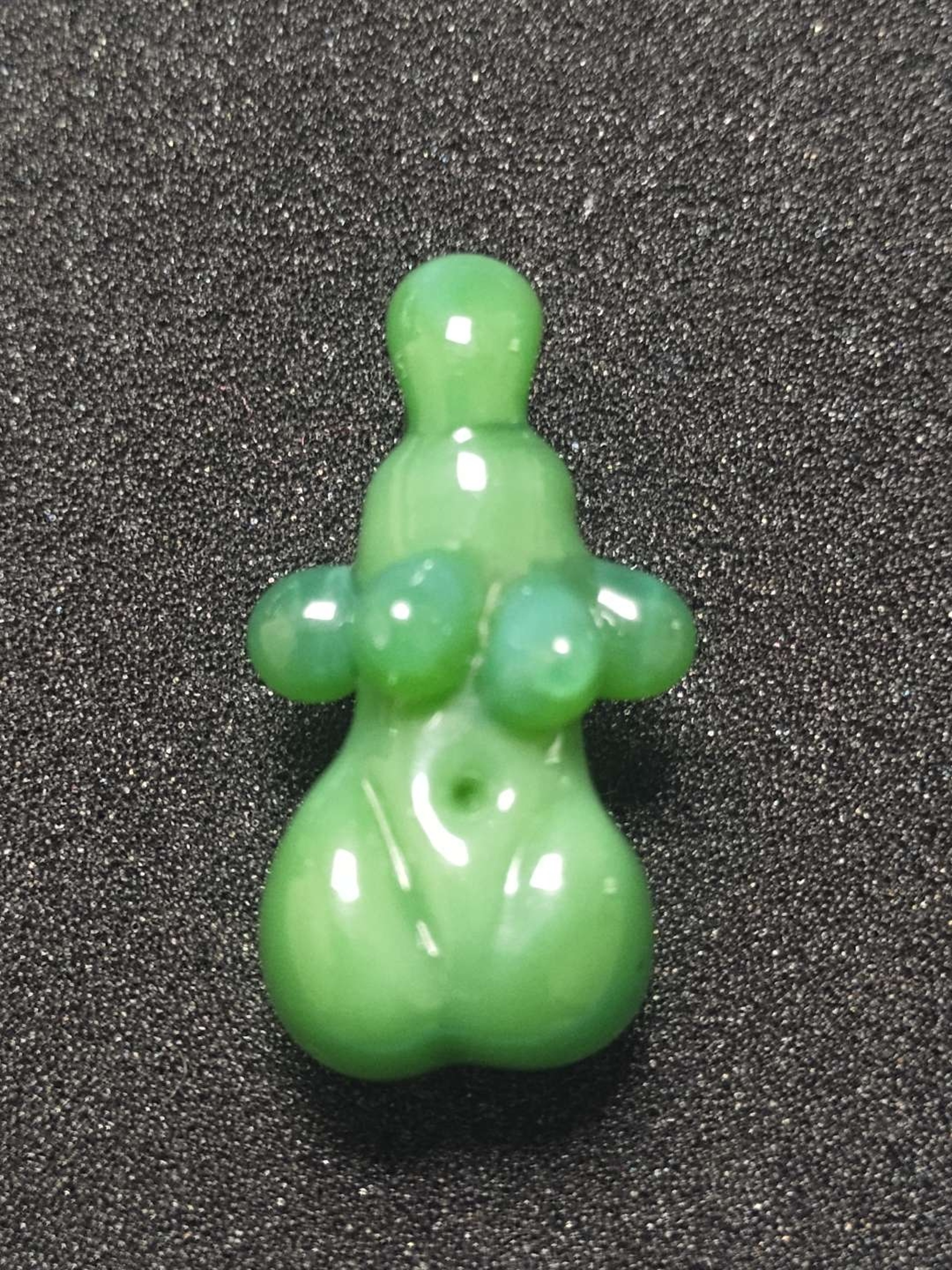 Preview pic of Naked lady 02