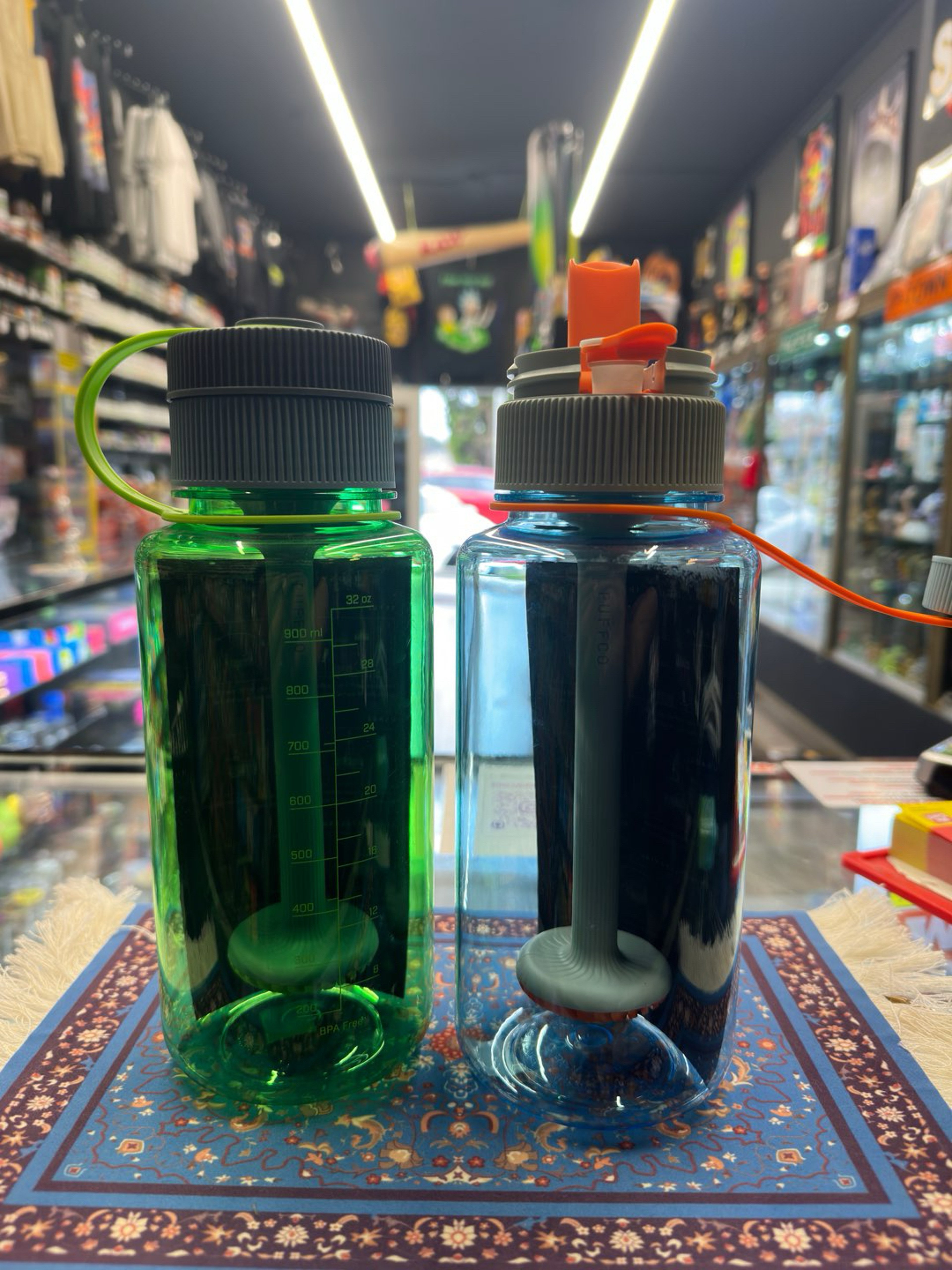 Preview pic of Puffco Budsy Water Bottle Bong