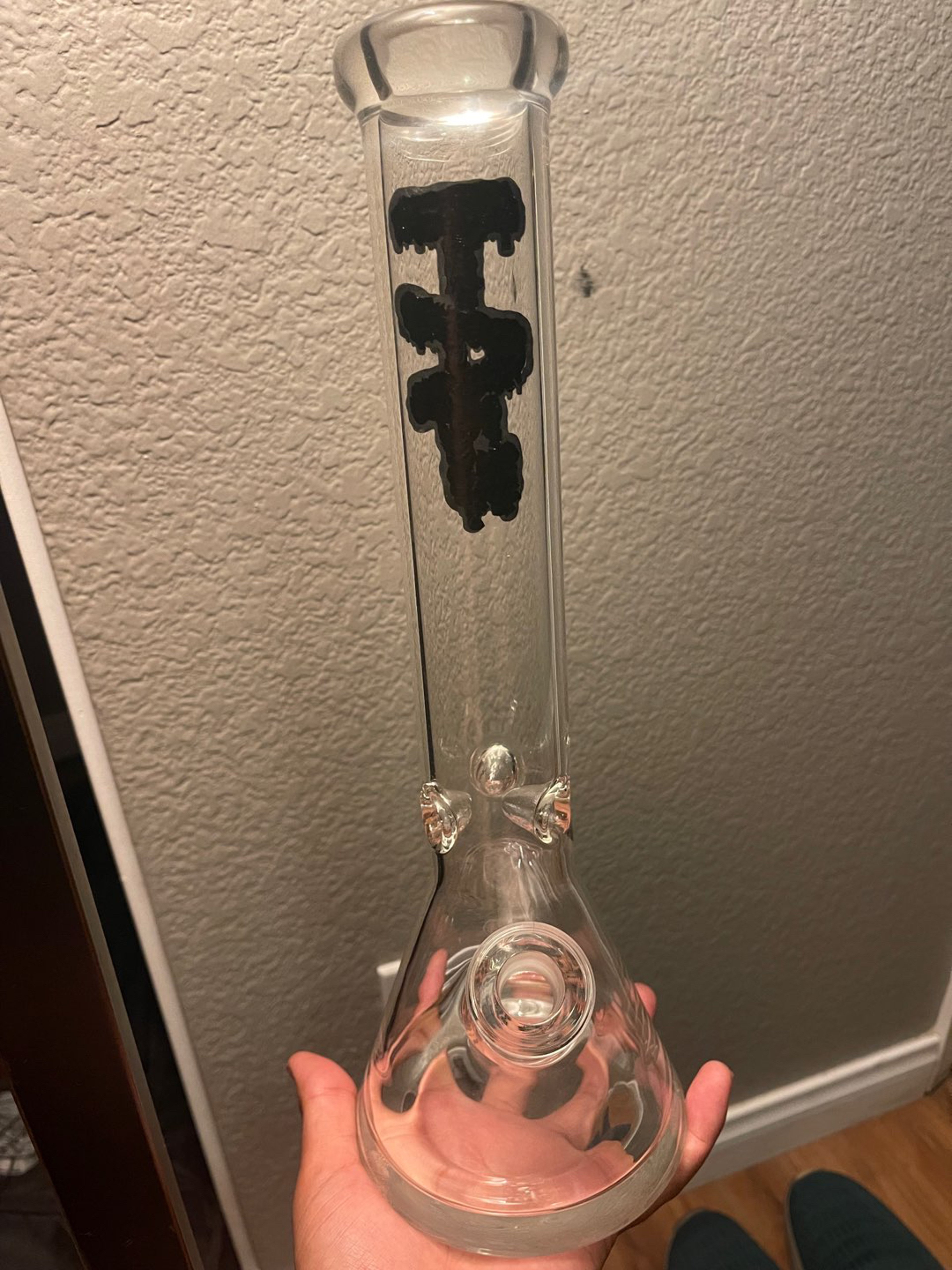 Preview pic of ThickAssGlass (TAG) 14' Beaker with 9mm base