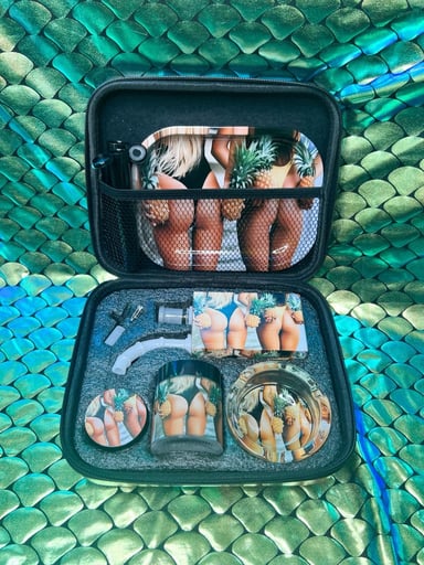 Preview pic of Pineapple Babes Party Set With Travel Case