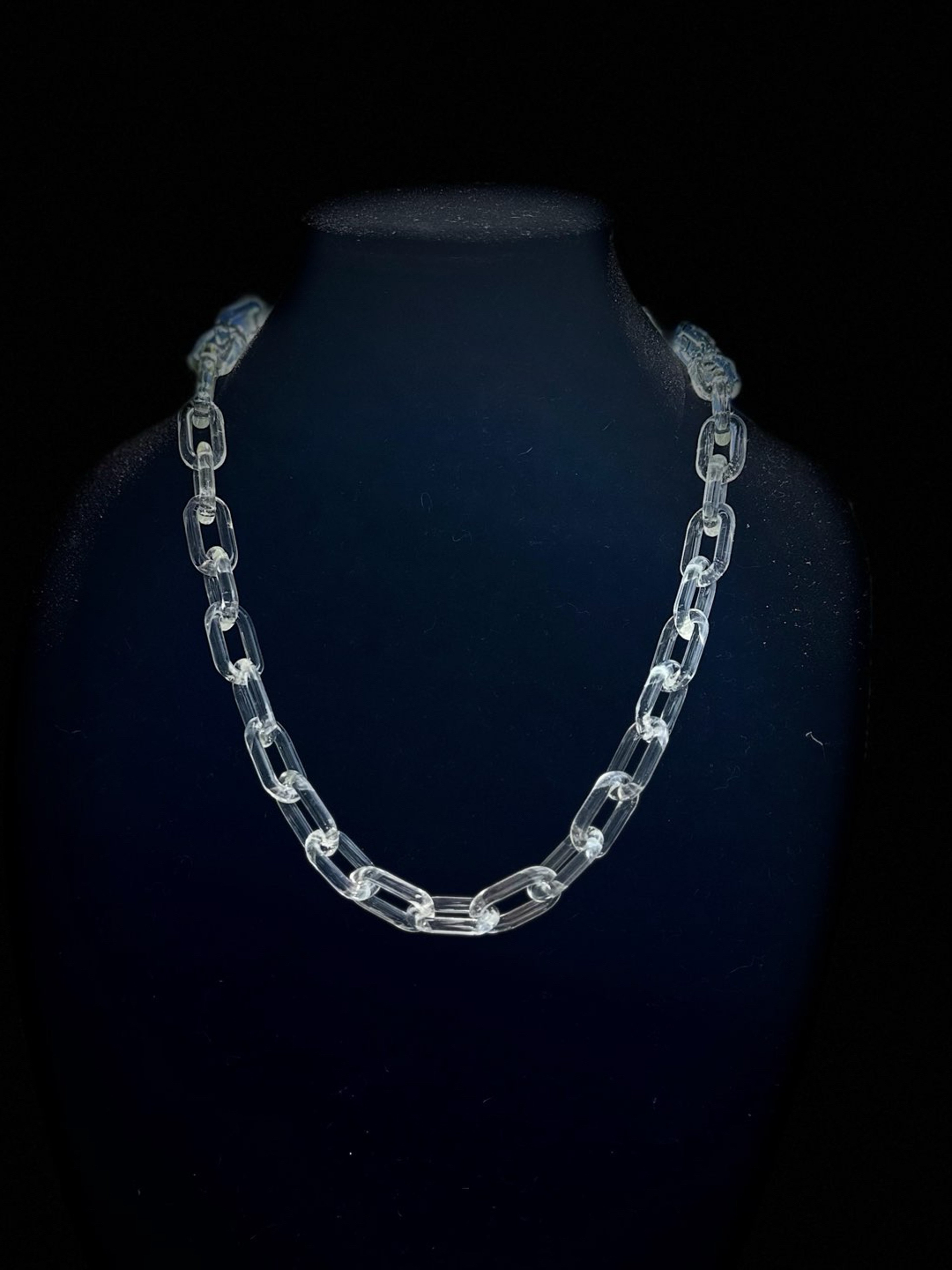 Preview pic of Glass chain