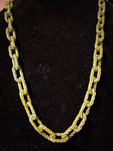 Preview pic of Glass chain necklace