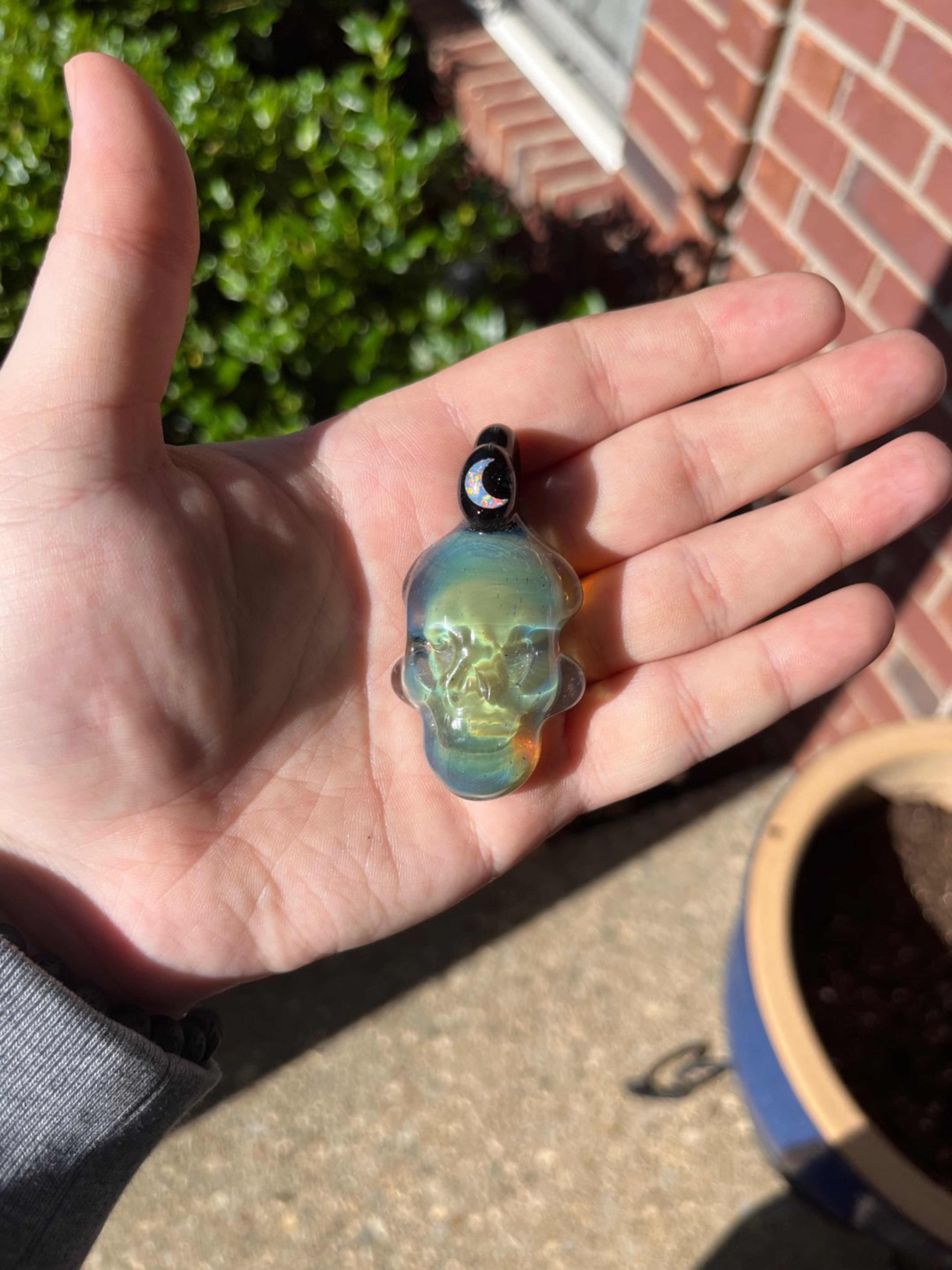 Preview pic of K_berg91 Heart-Eyed Skull Pendant