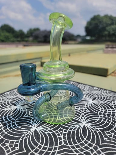 Preview pic of Santacruzglasspics Klien Recycler
