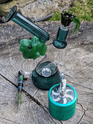 Preview pic of PRICE DROP! Green Man Bong/Rig, Slide, Tool & Grinder Combo! Ships Free