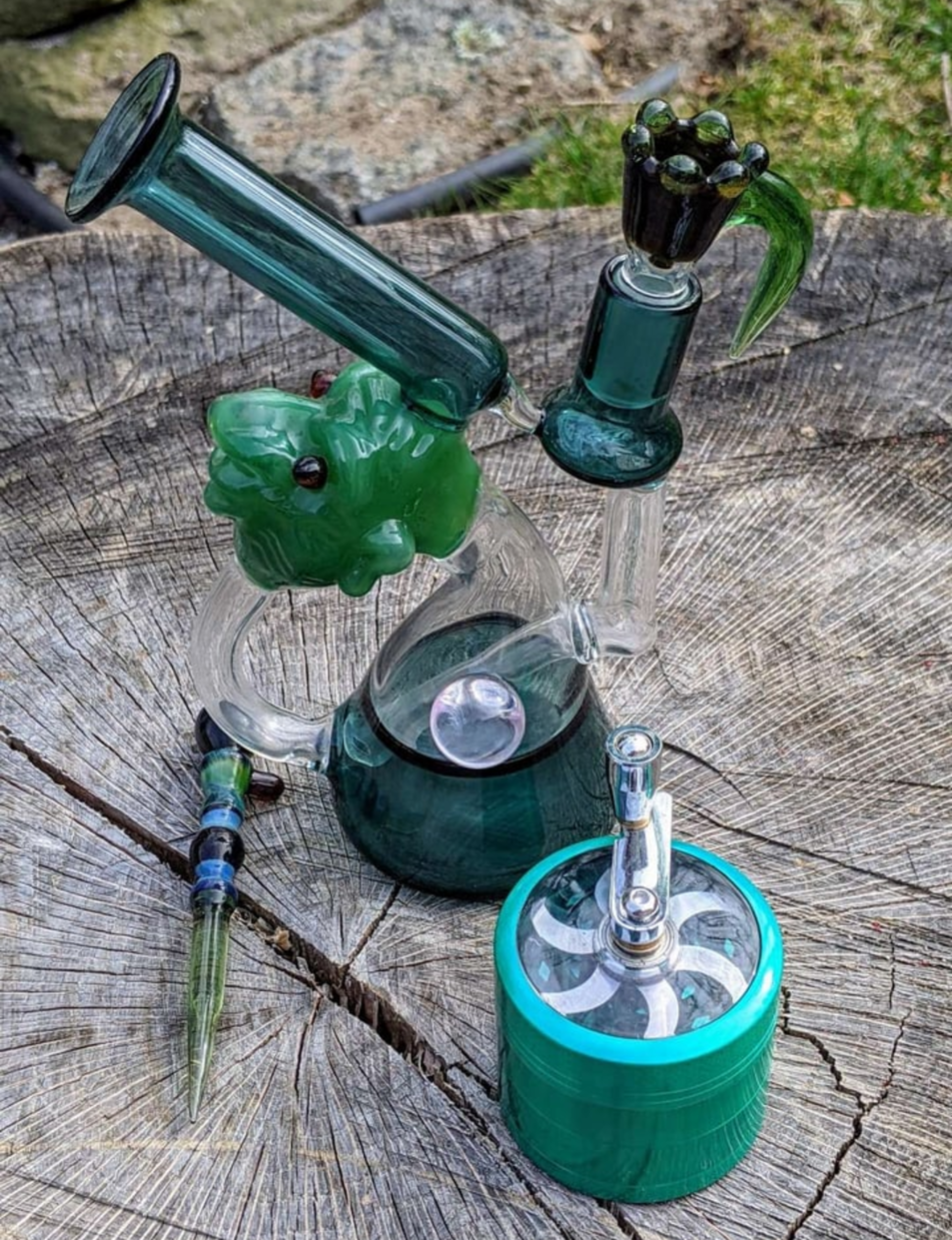 Preview pic of PRICE DROP! Green Man Bong/Rig, Slide, Tool & Grinder Combo! Ships Free