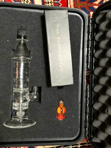 Preview pic of Moocah dab rig w/ accessories