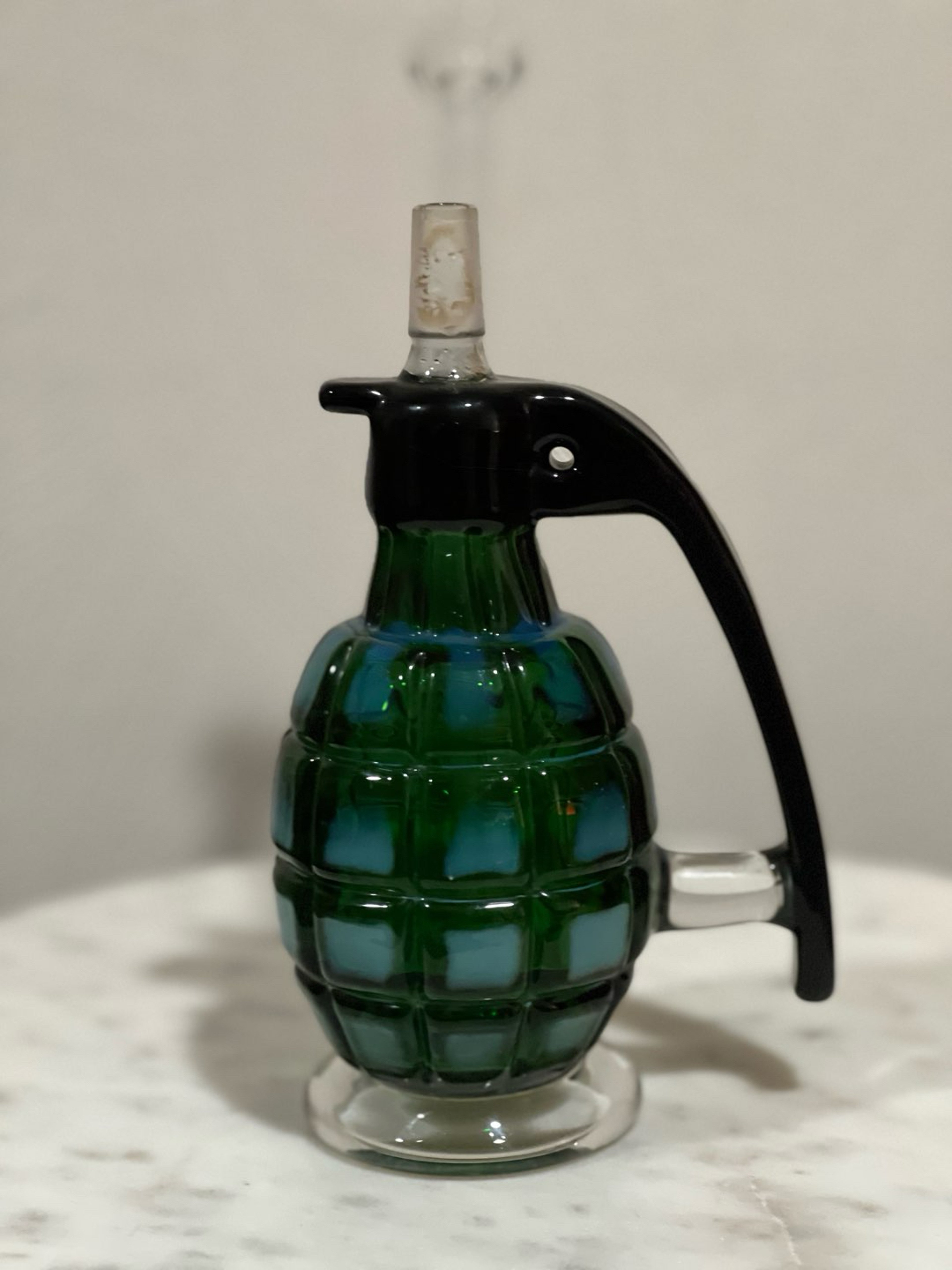 Preview pic of Chameleon Glass Hand Grenade rig
