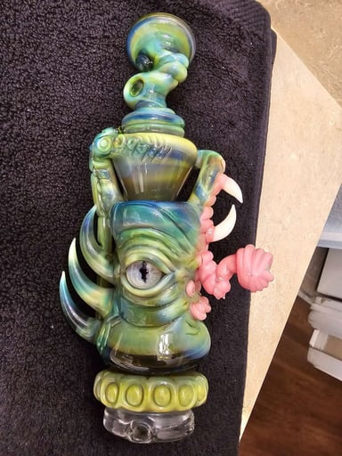 Preview pic of Custom made Parasite Recylcer Top for Puffco. Made by the Artist Sandelz