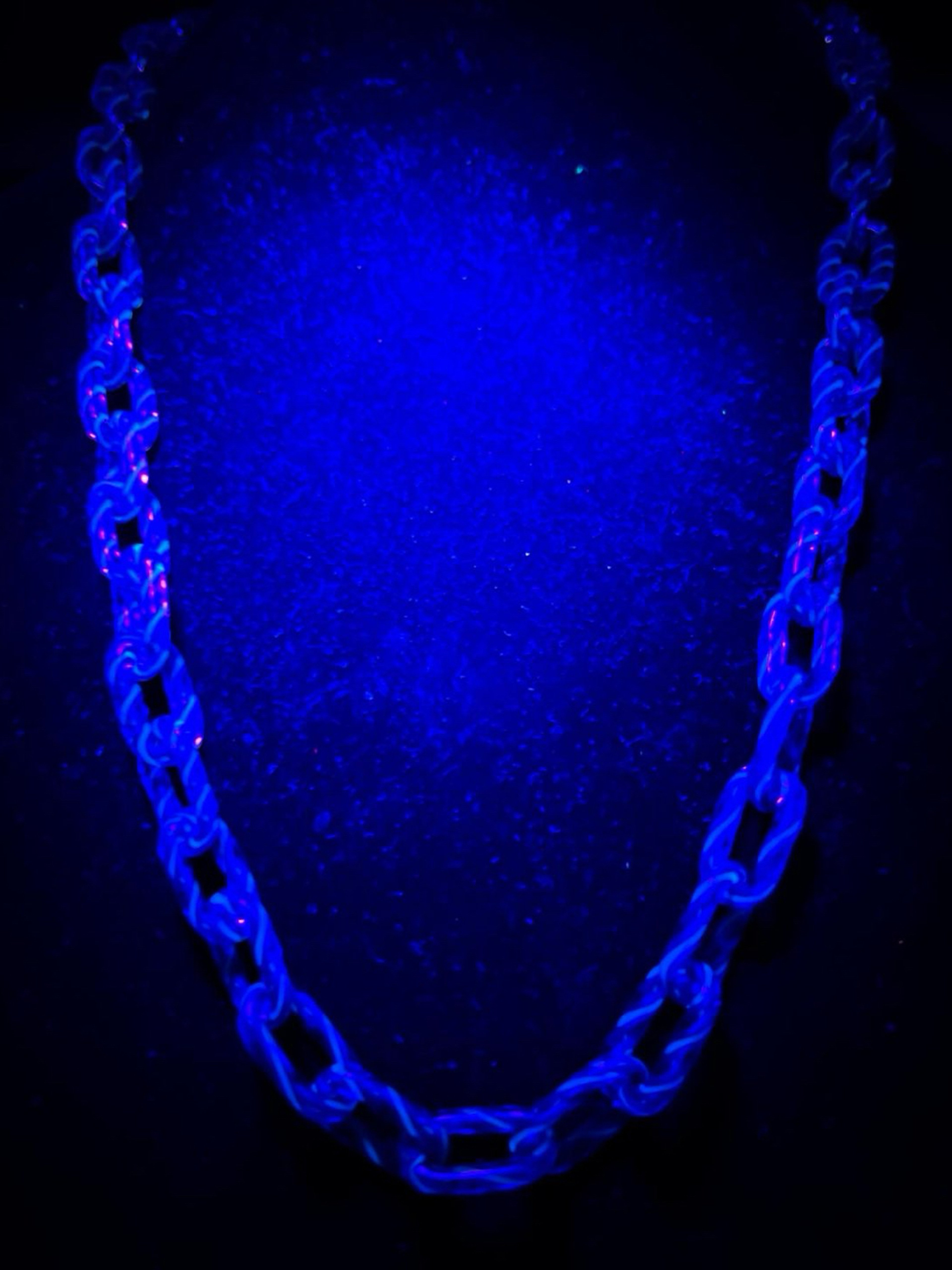 Preview pic of Glass chain necklace