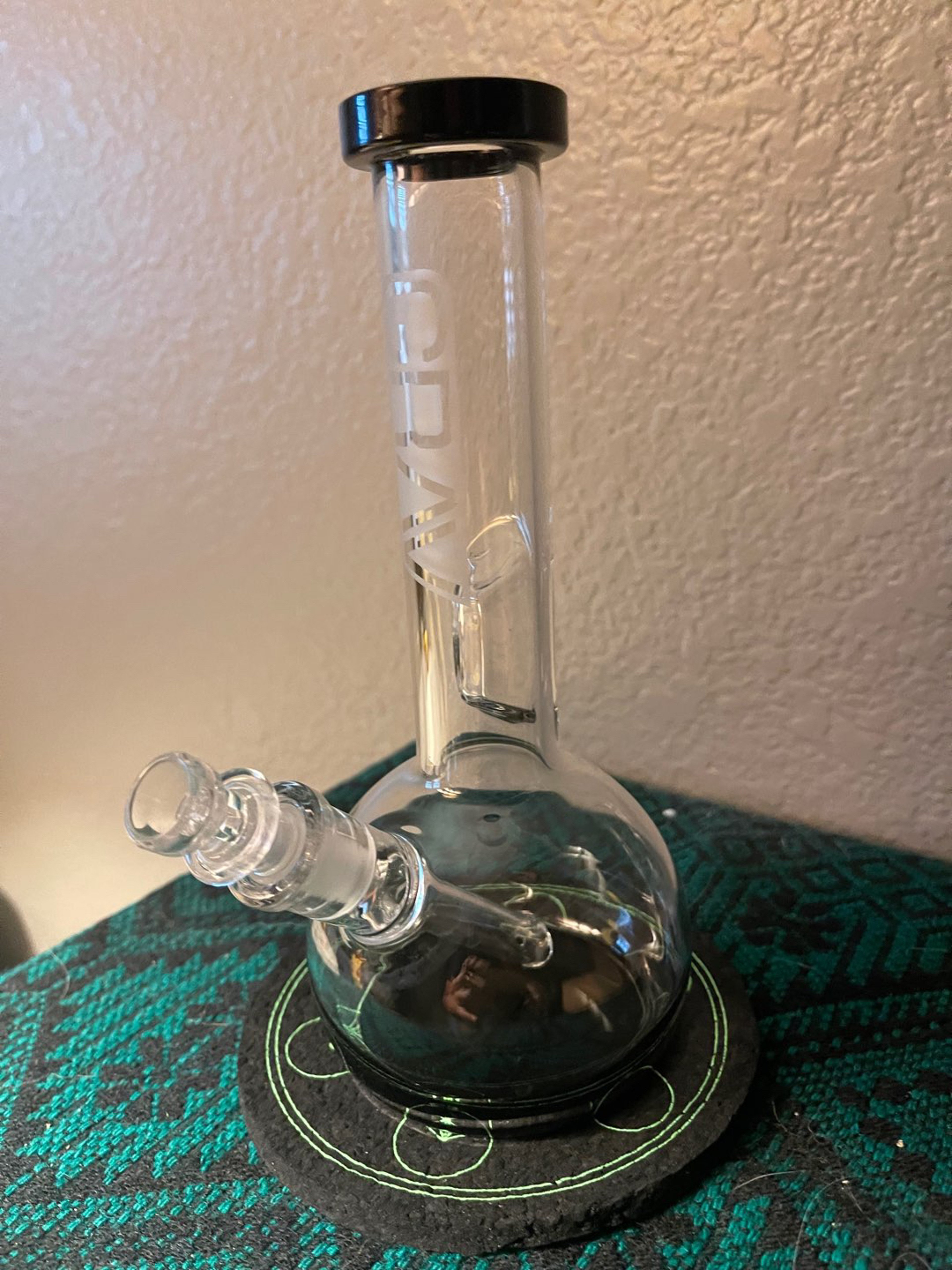 Preview pic of GRAV Small, Black accent round base bong