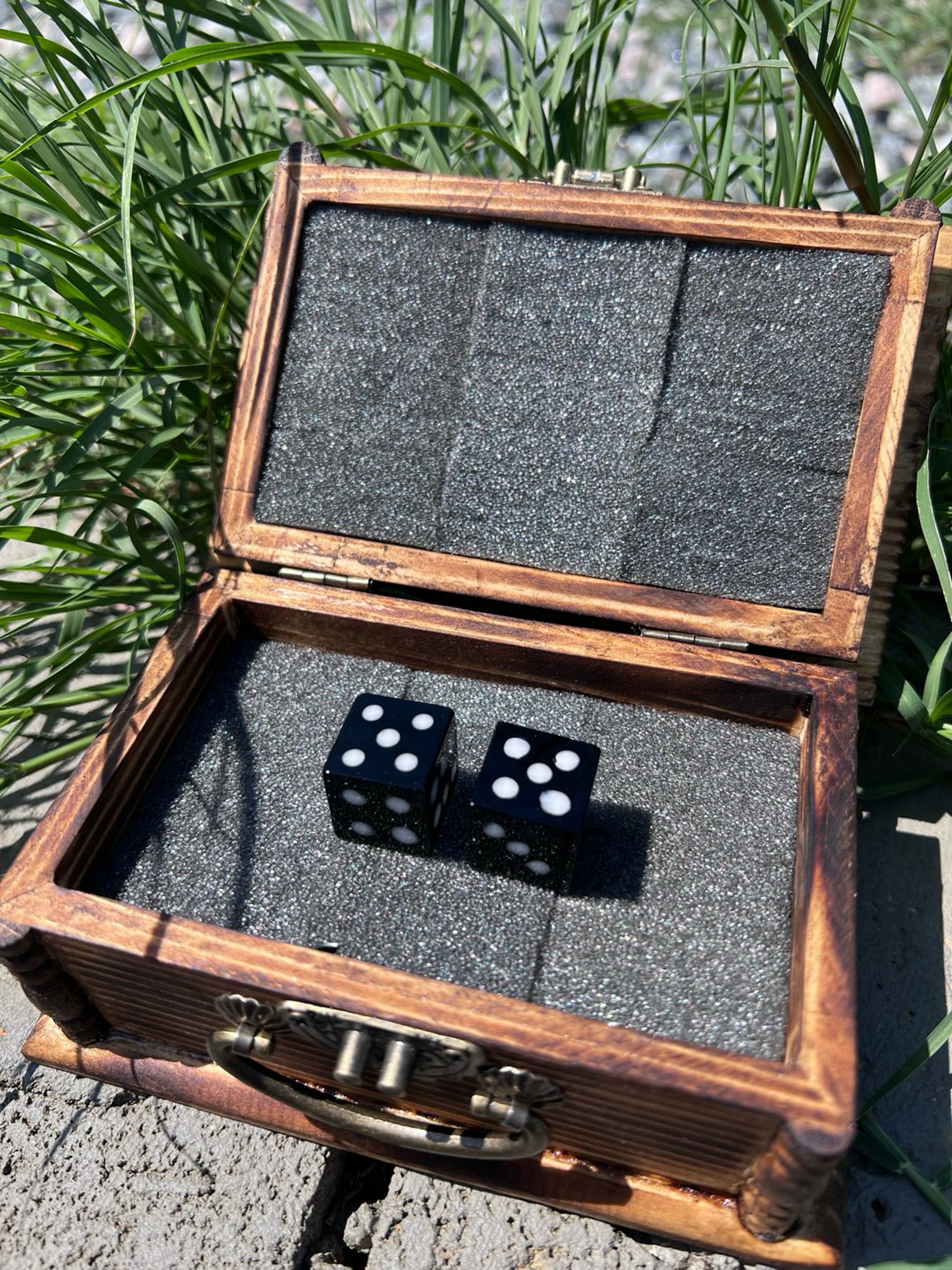 Preview pic of Glass Dice
