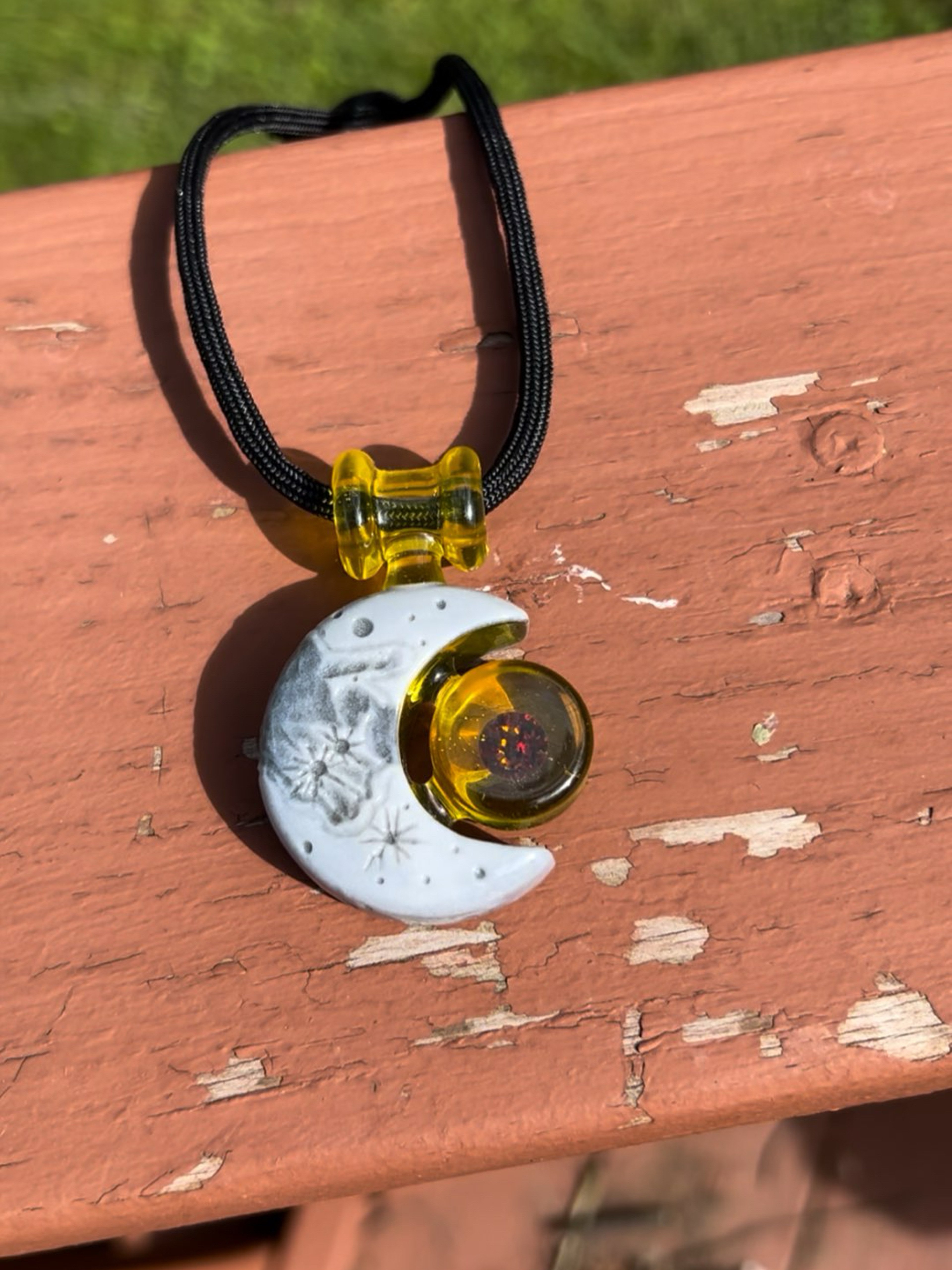 Preview pic of Sagan terps crescent pendant