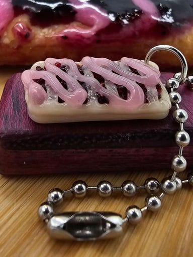 Preview pic of Mini strudel pendant