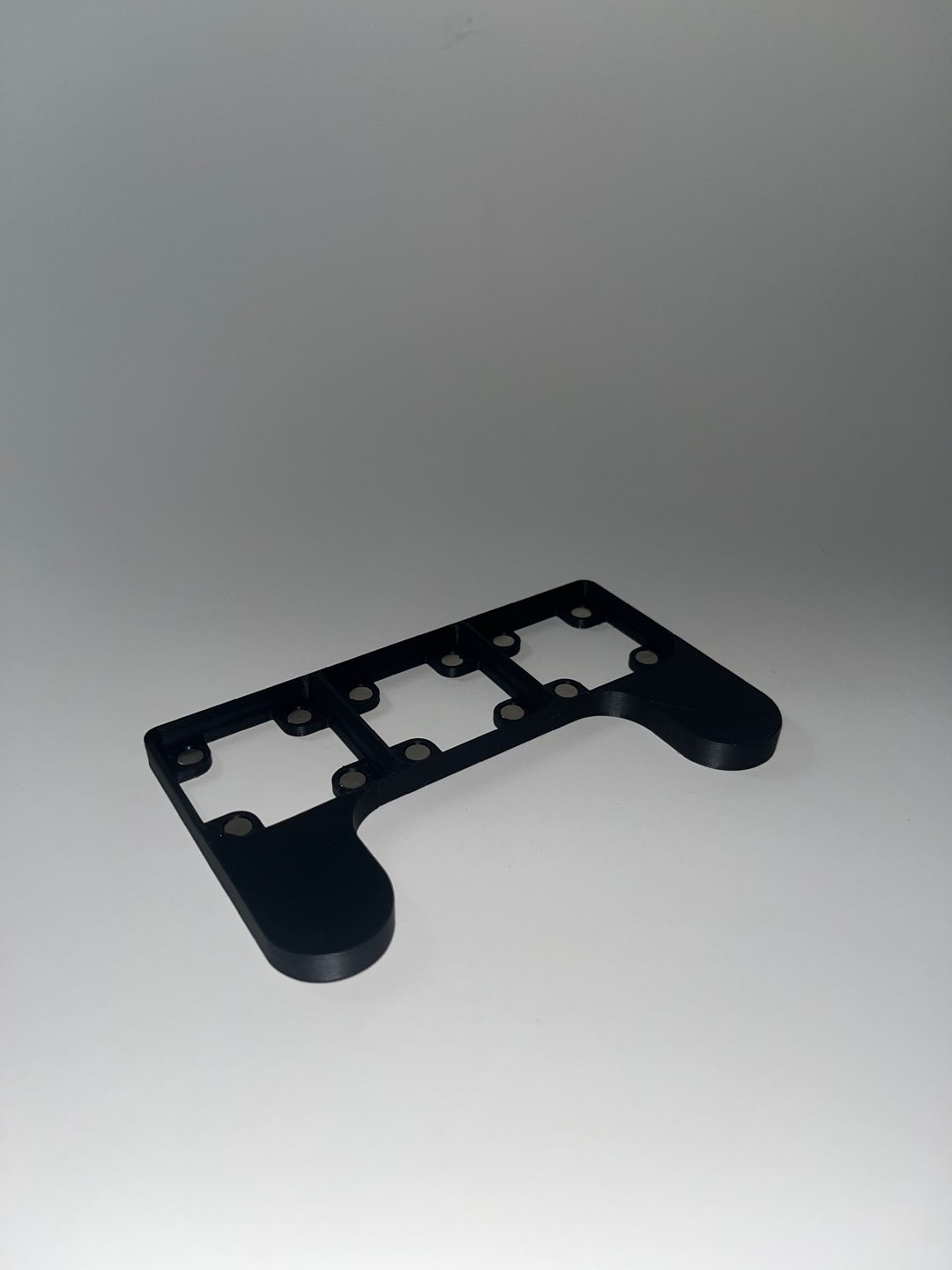 Preview pic of 1x3 magnetic base with feet for @jdb3