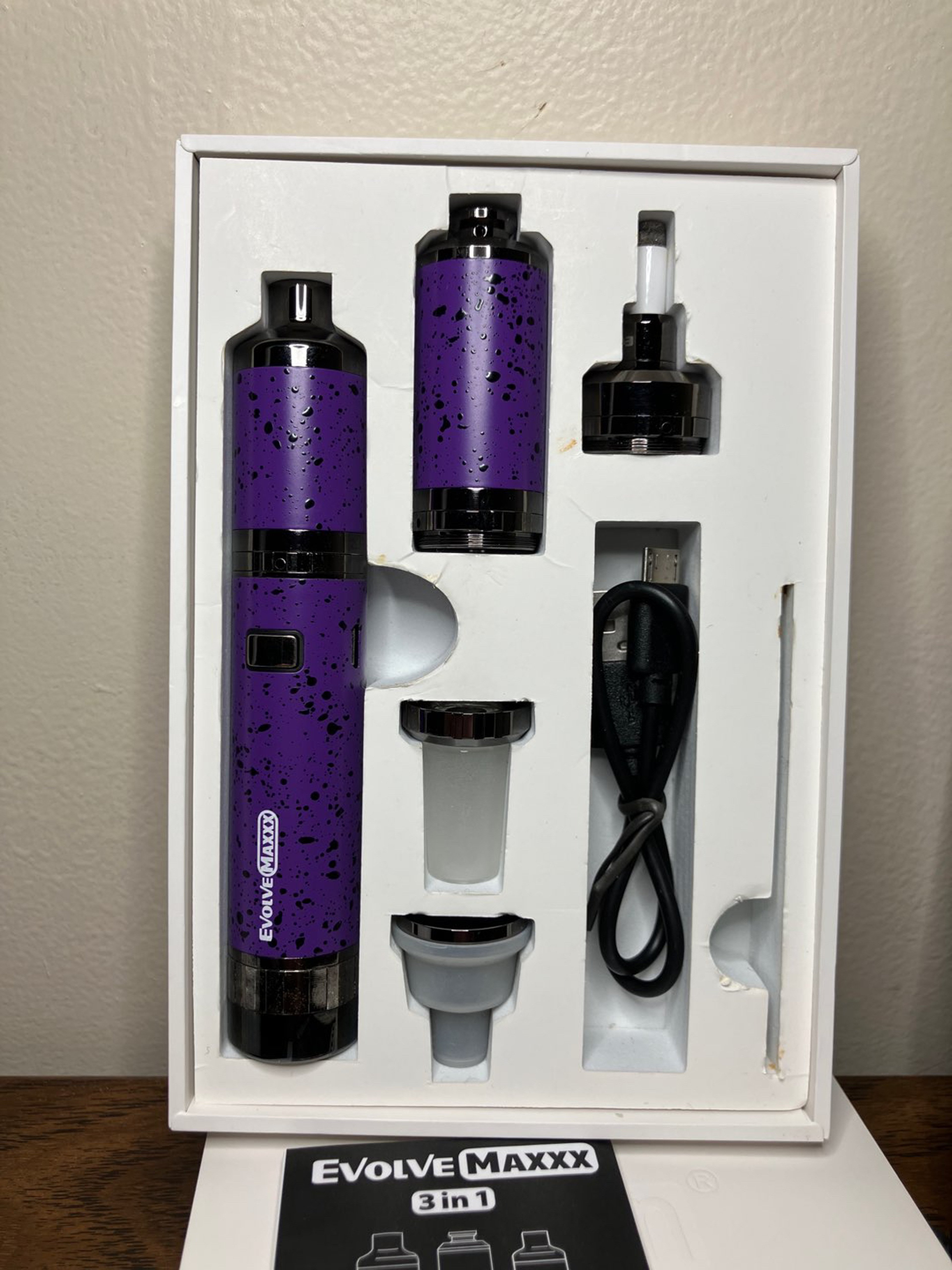 Preview pic of Yocan Evolve Wulf Maxxx 3 in 1 Vaporizer w/selection of coils