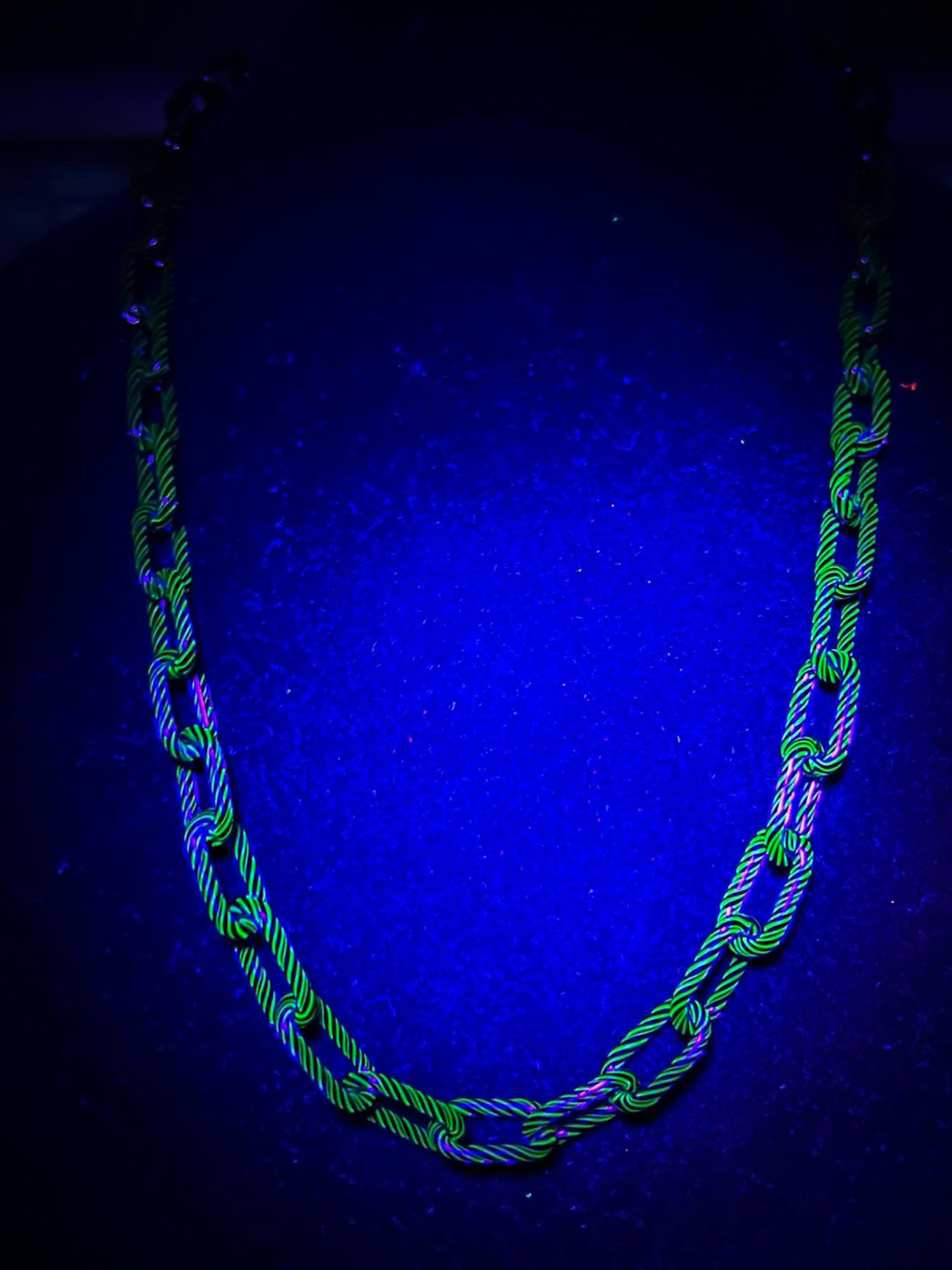 Preview pic of Glass chain necklace
