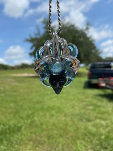 Preview pic of LaceFace Pendant