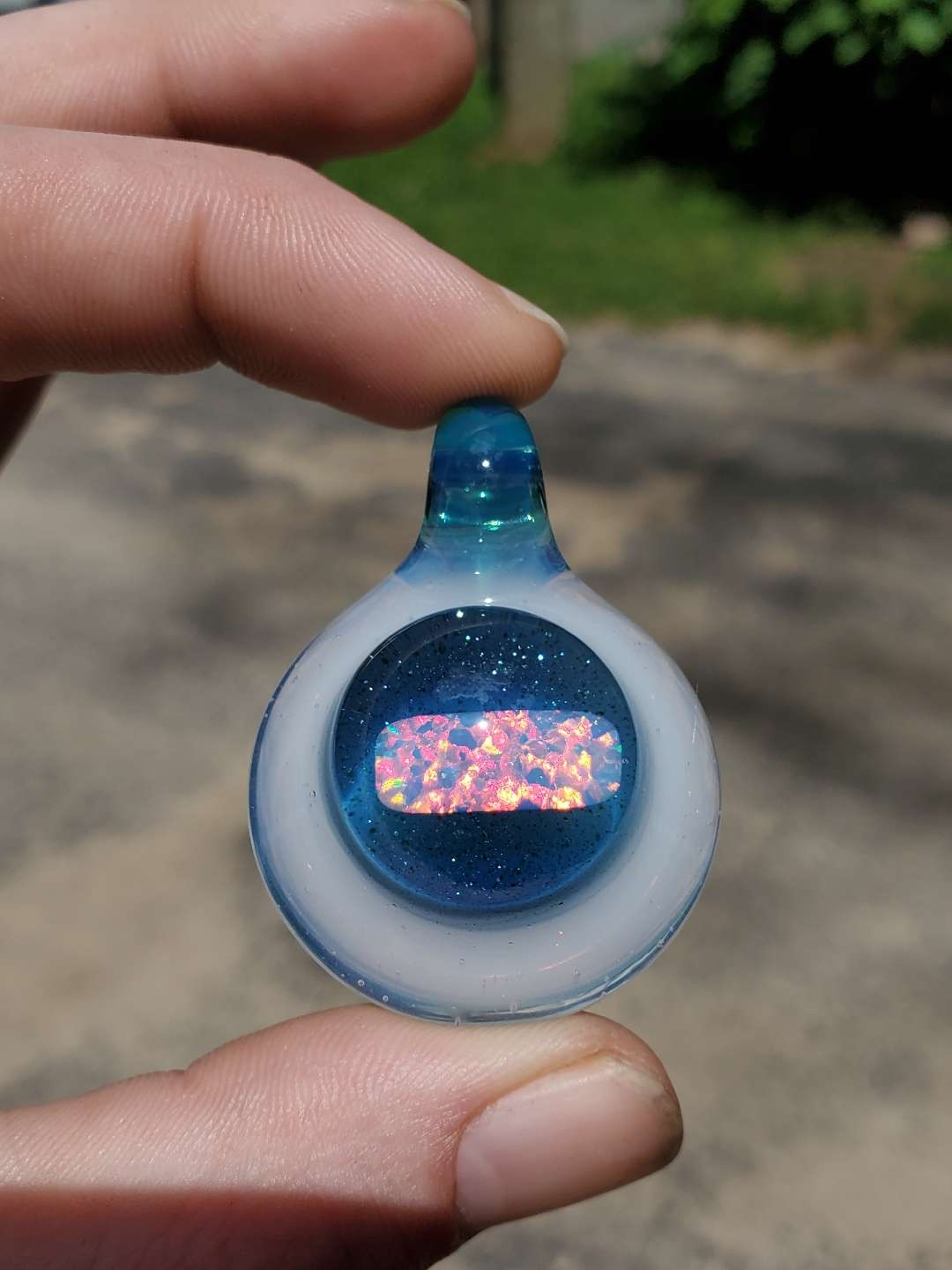 Preview pic of Uv glowstick opal slab
