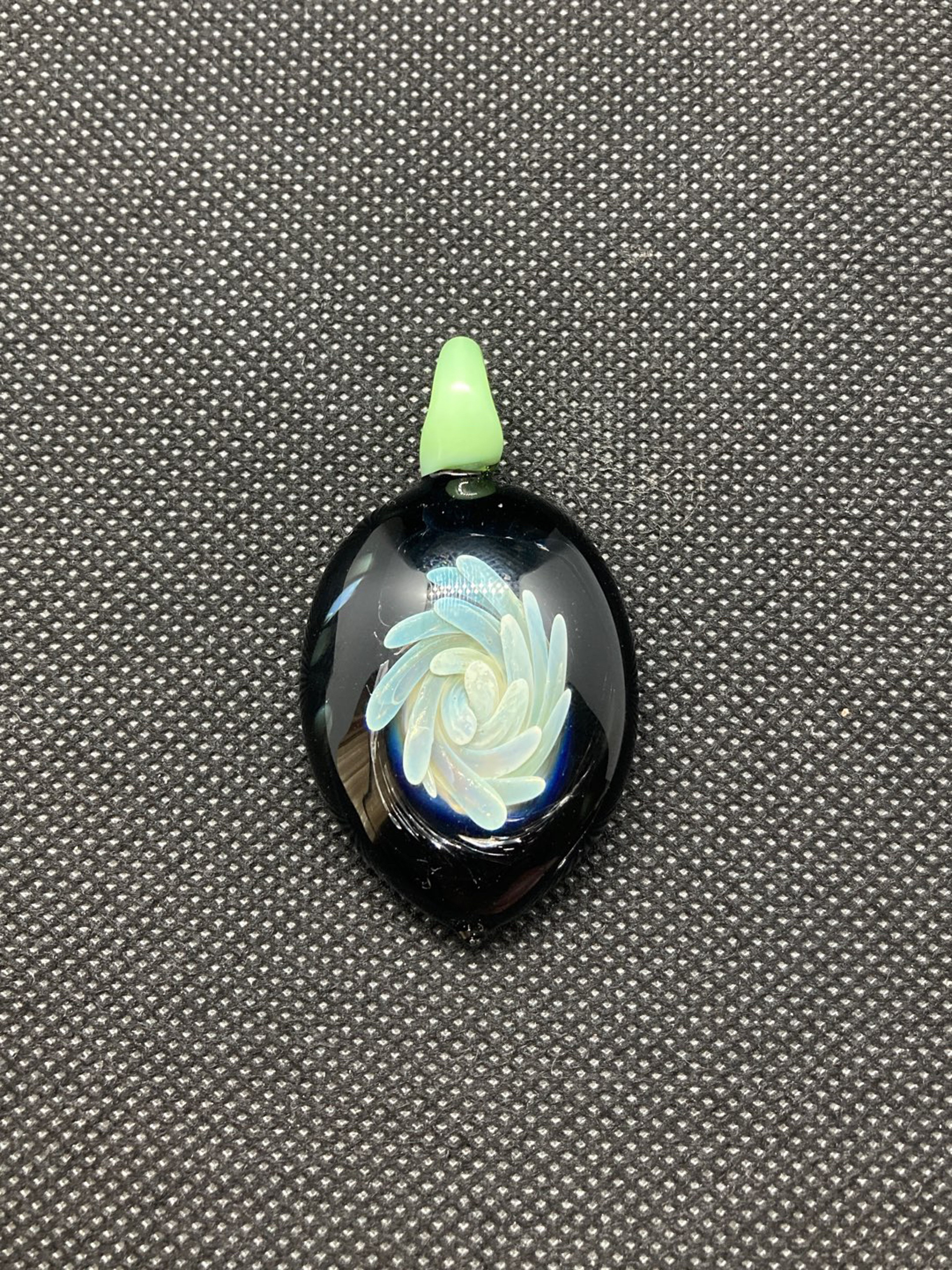 Preview pic of Implosion pendant