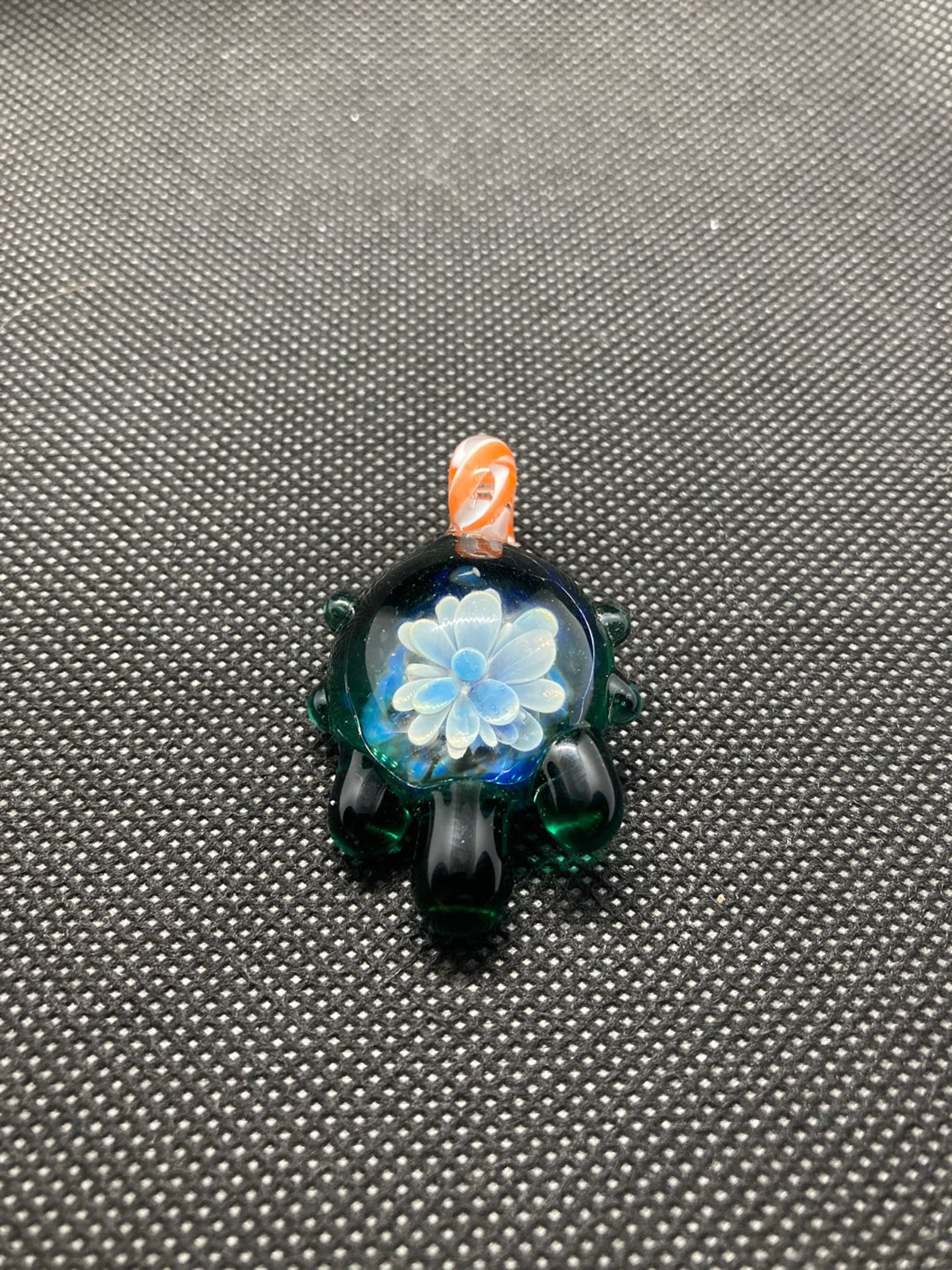 Preview pic of Drip pendant