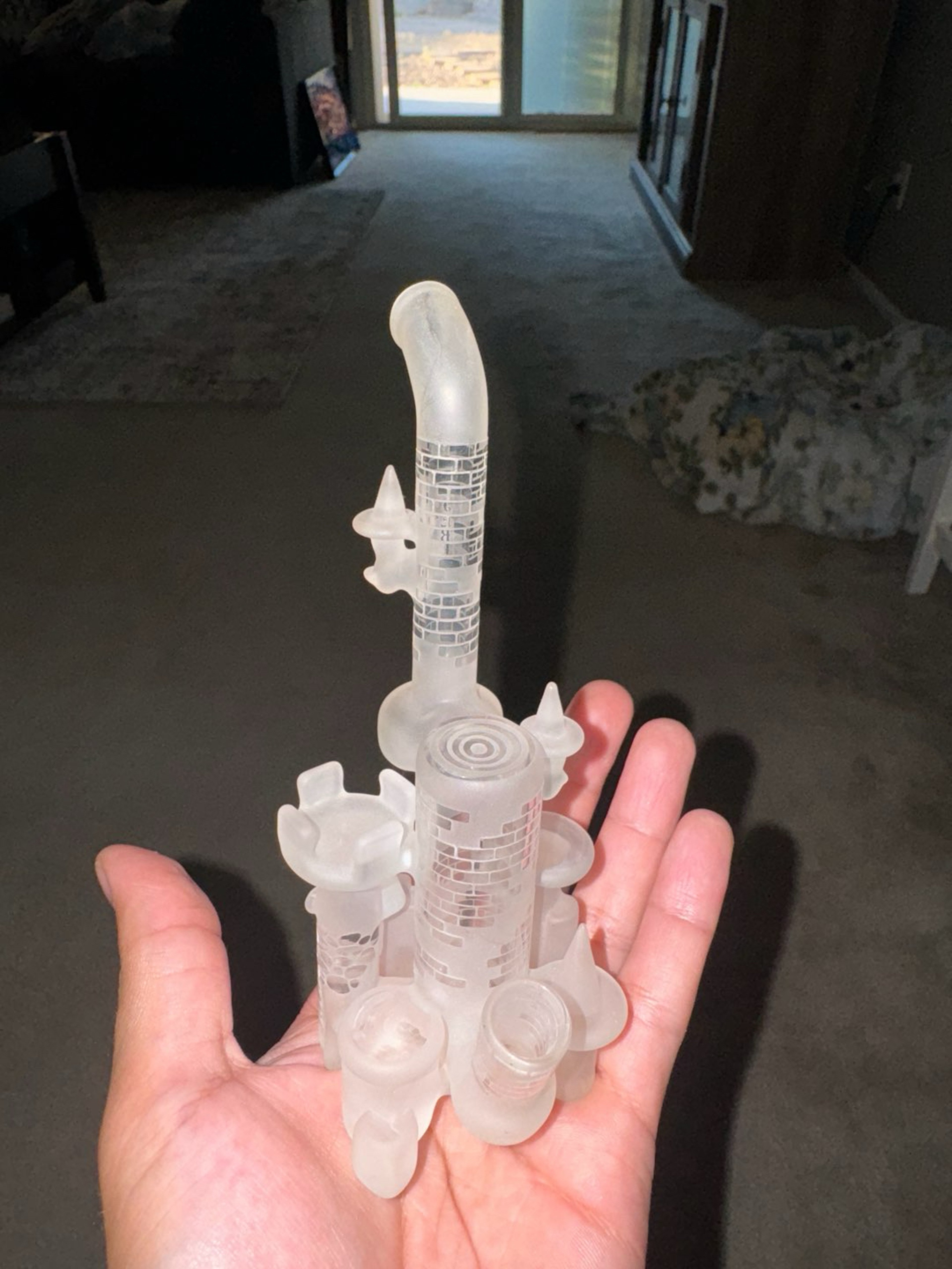 Preview pic of Jeb glass mini sandblasted castle