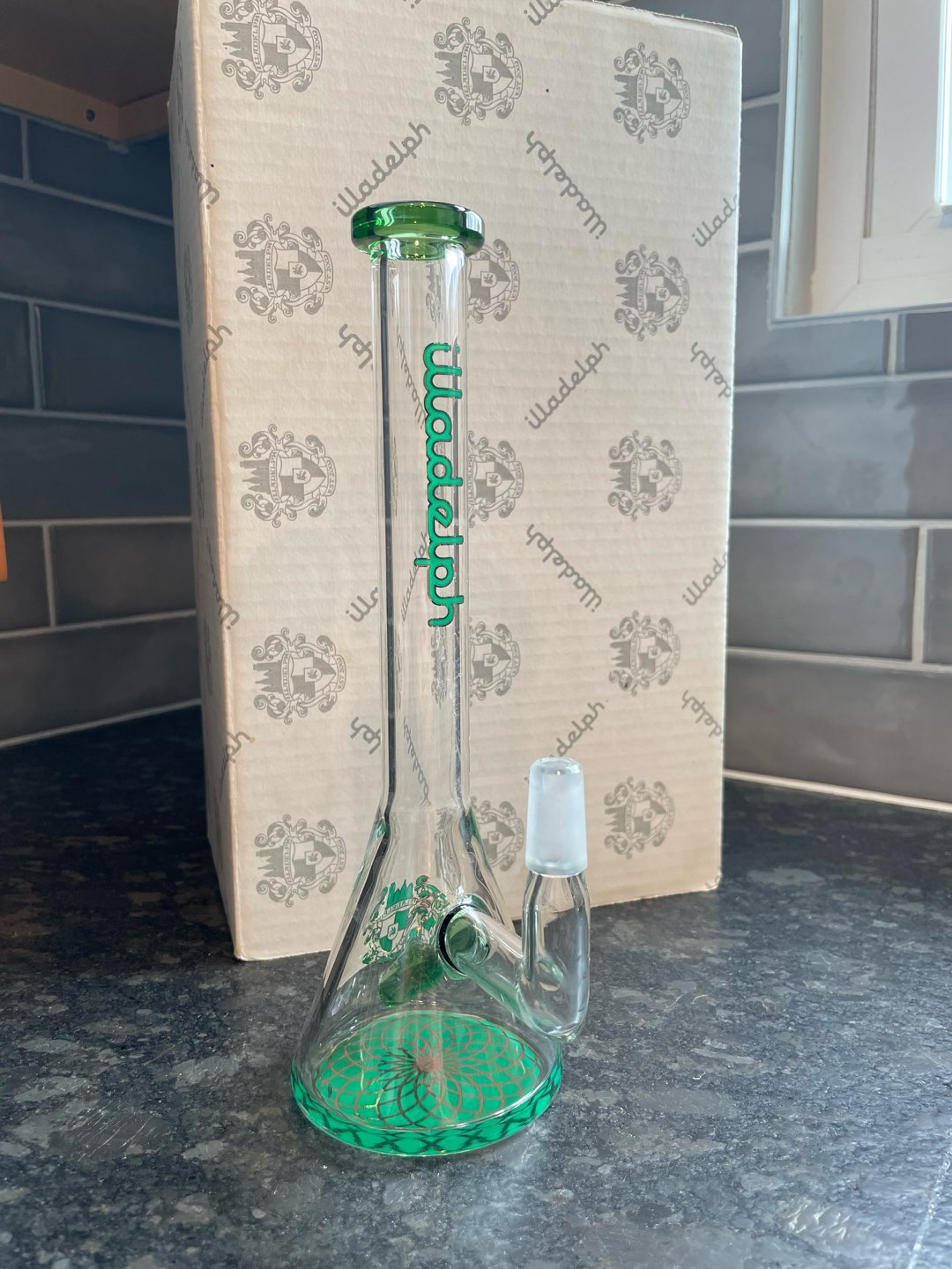 Preview pic of Illadelph Green Label Mini Beaker Rig