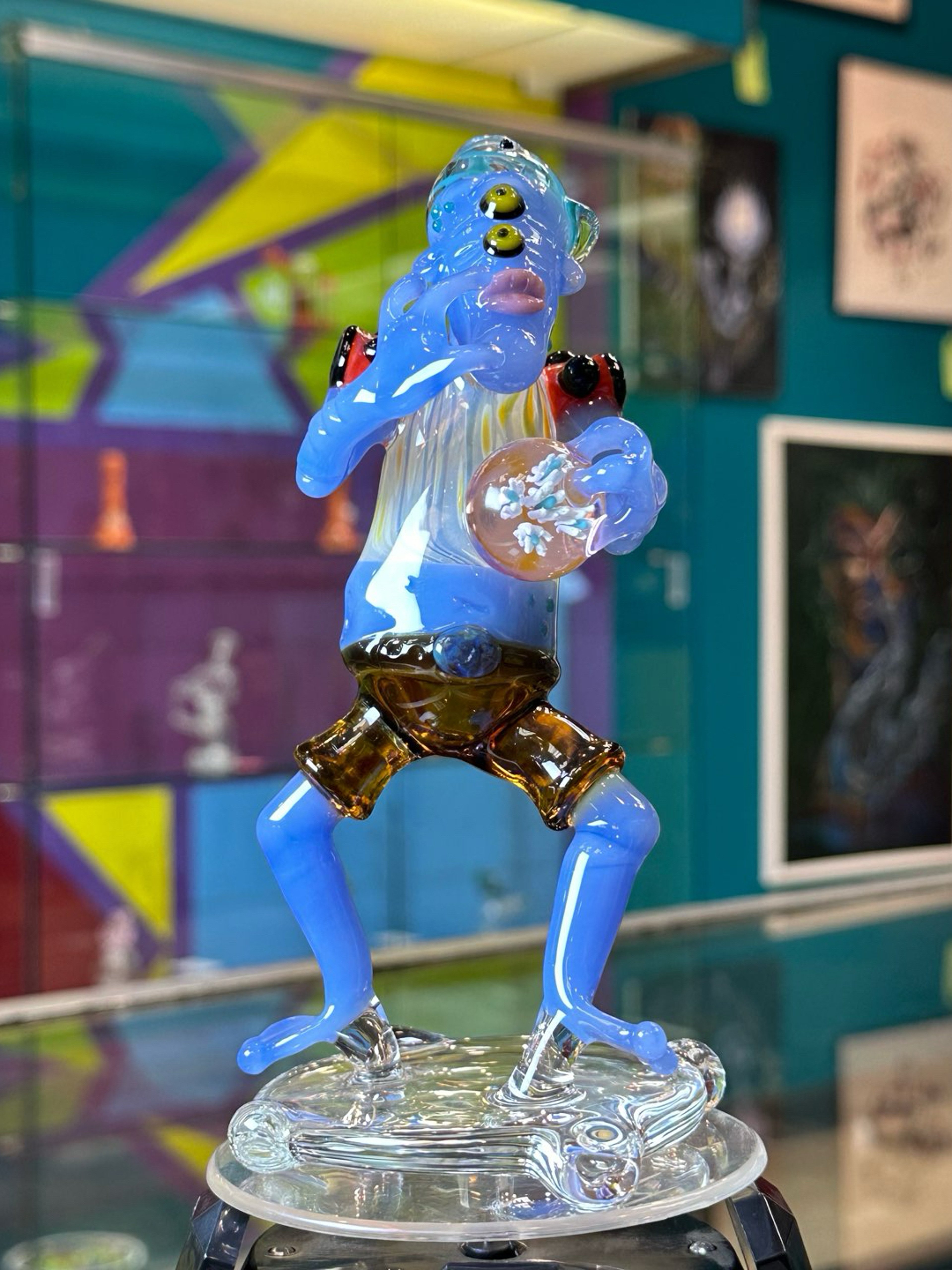 Preview pic of Soft Blue Sculpted Standing Alien Bowl