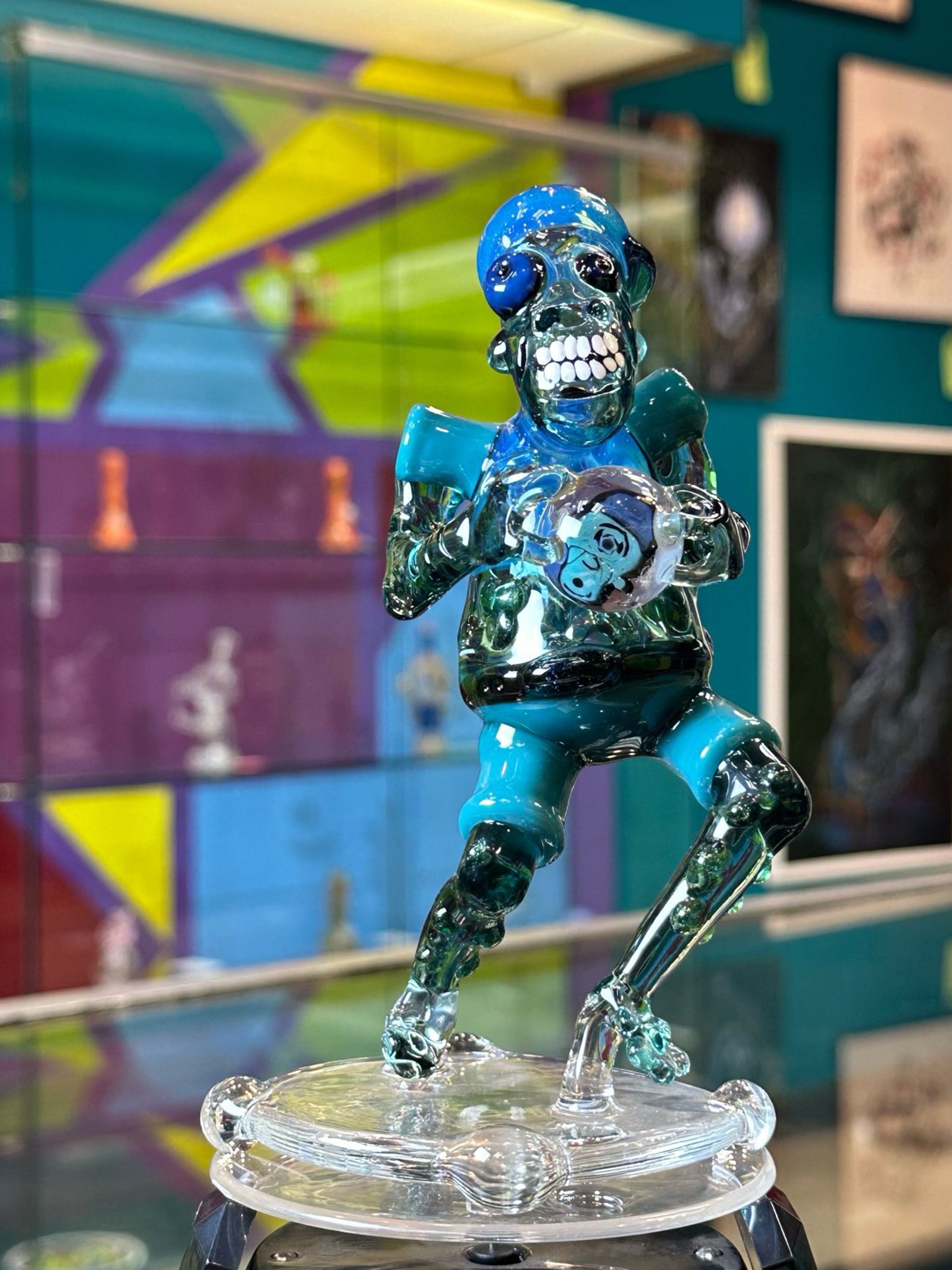 Preview pic of Blue Sculpted Standing Alien Bowl
