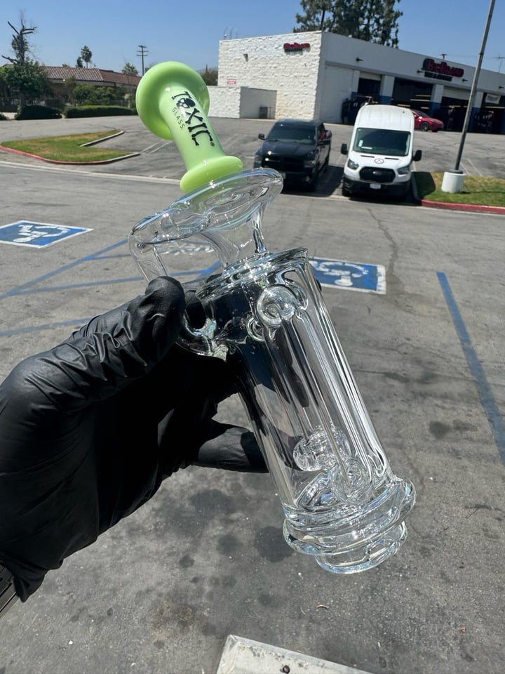 Carta green rig top | Shop Rigs on GlassPass