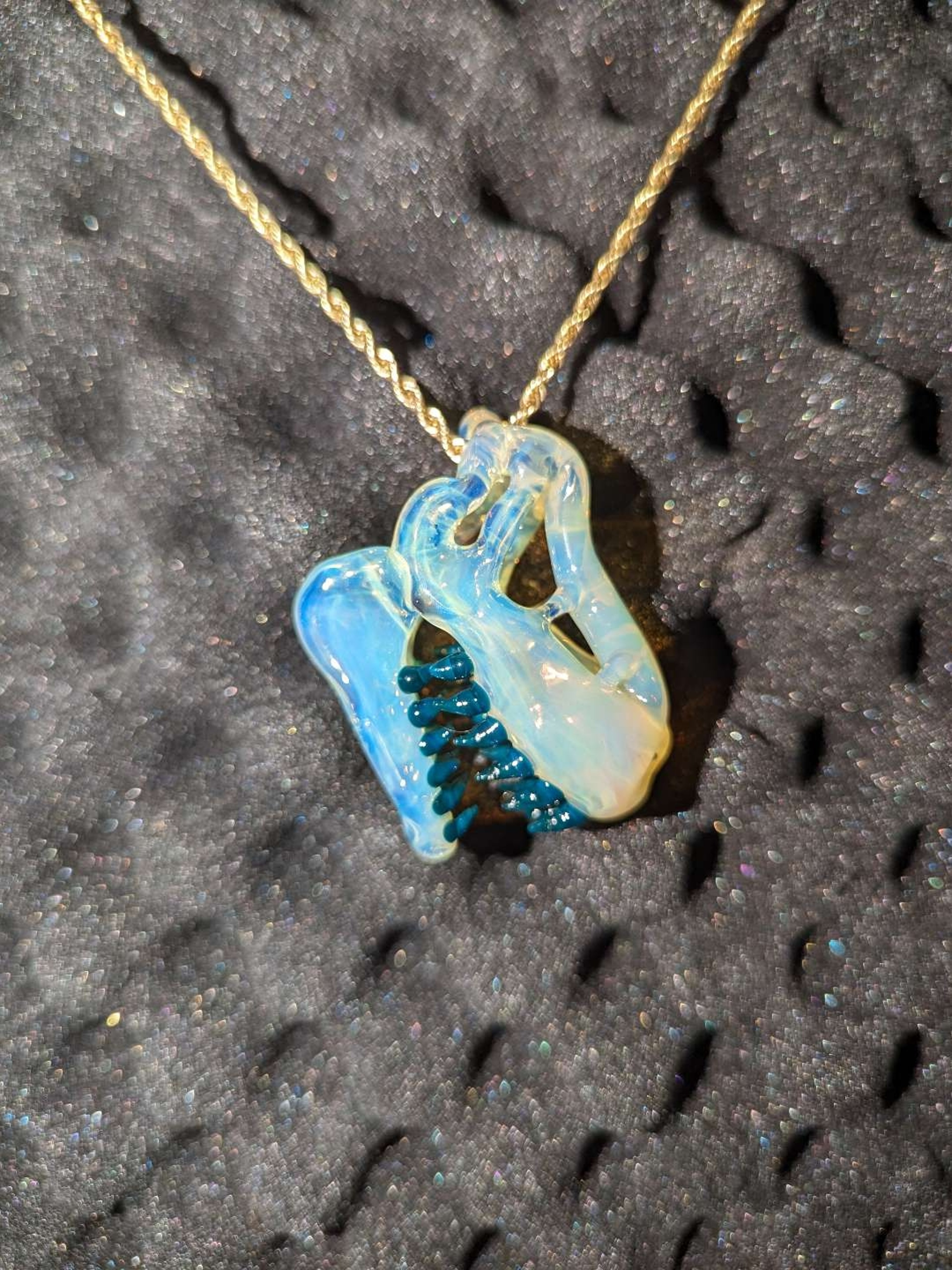 Preview pic of Trex skull pendant