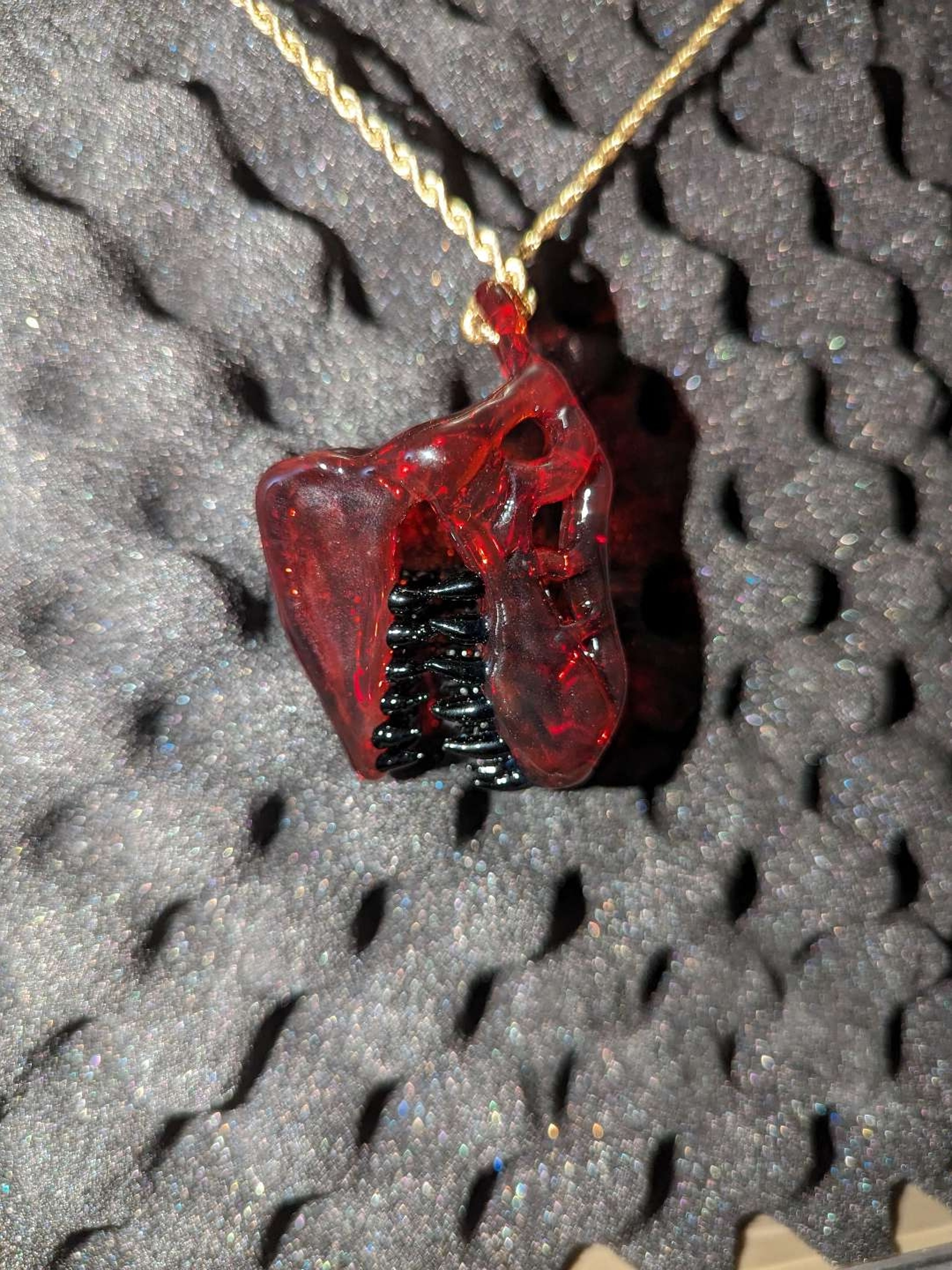 Preview pic of Trex skull pendant